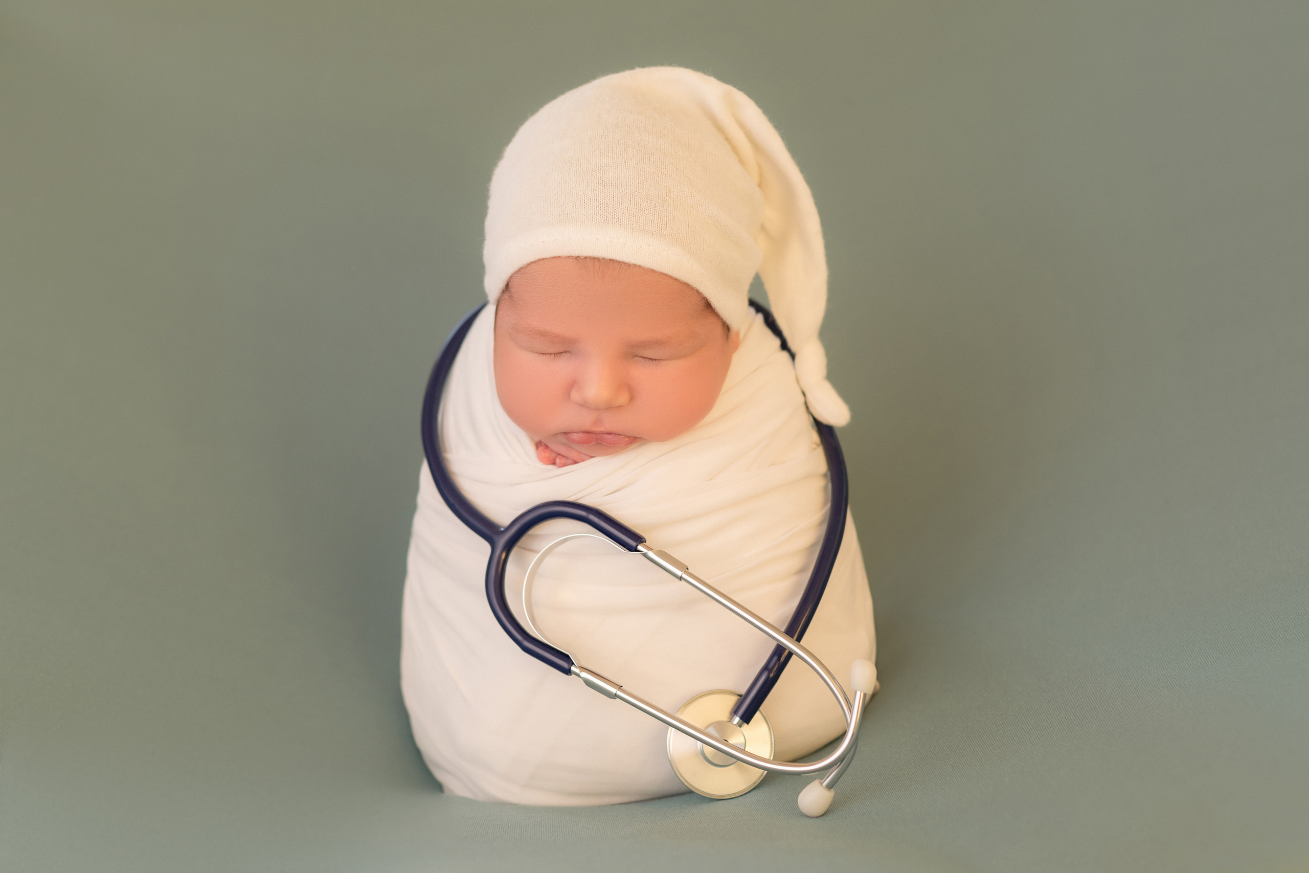 Новорожденные. Фотограф новорожденных в Симферополе Эльмира тизе