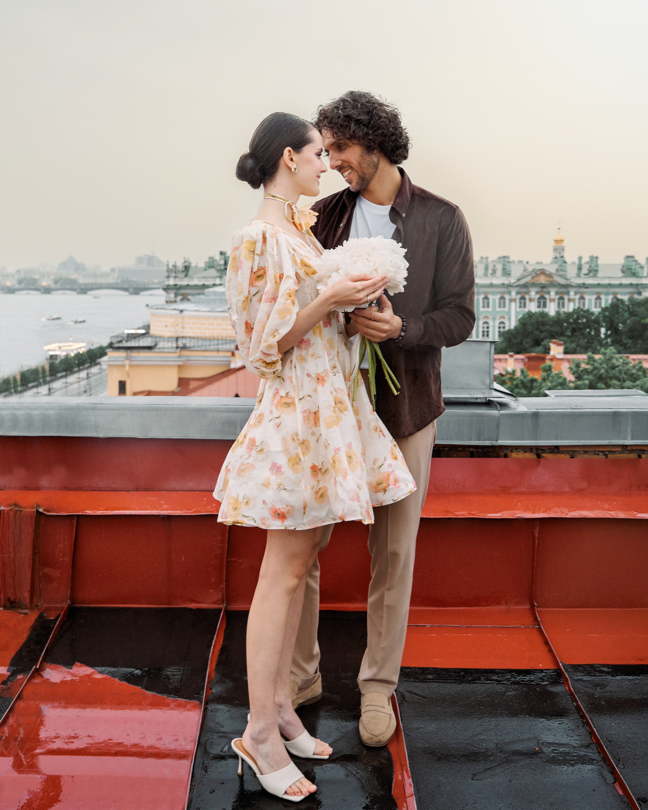 Никита и Диана. Лавстори на крыше. Портретный фотограф на новый год в Москве Виктория Колышева
