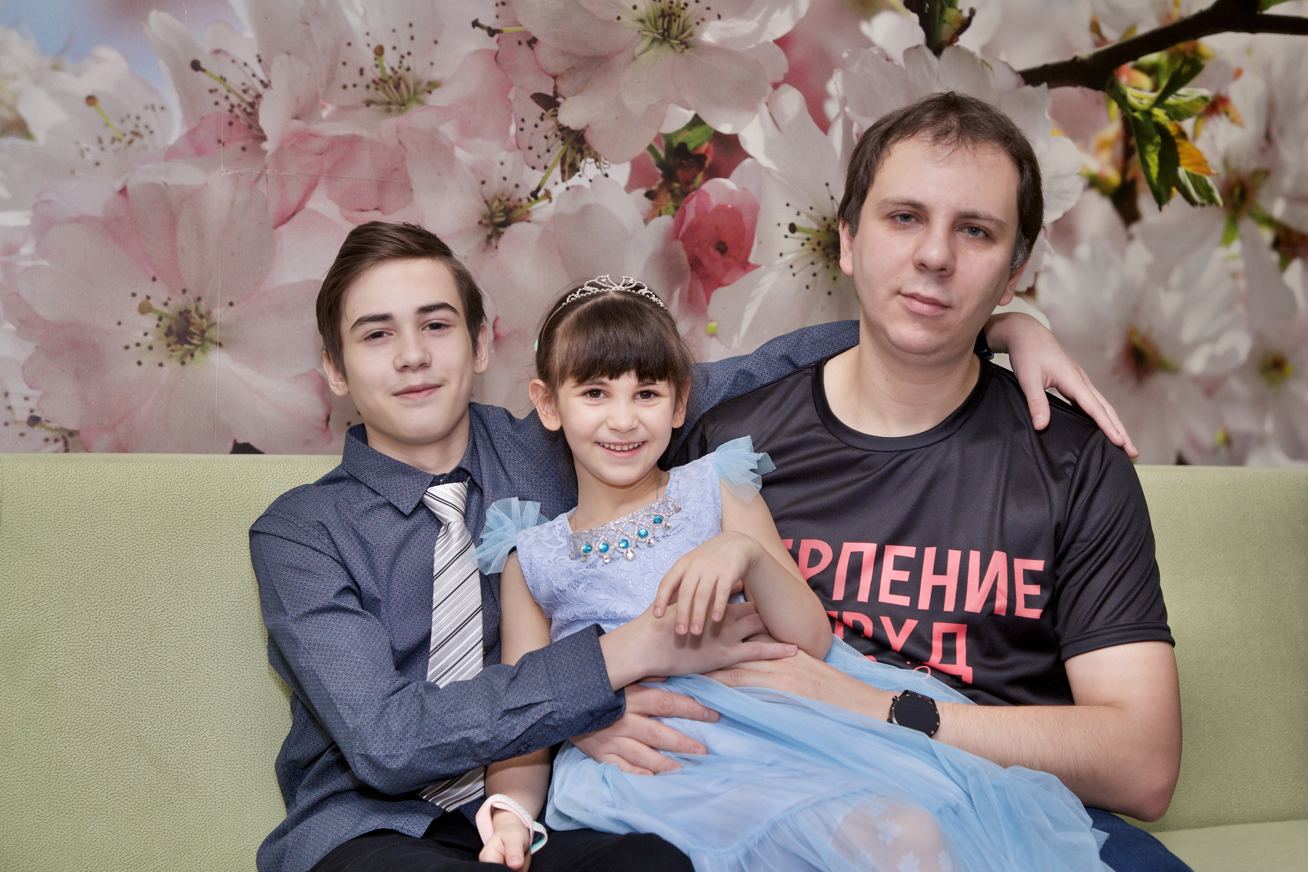 Юля Сергей Настя Олег и Серёжка ч.1. Школьные выпускные альбомы в Москве Марина Николаева