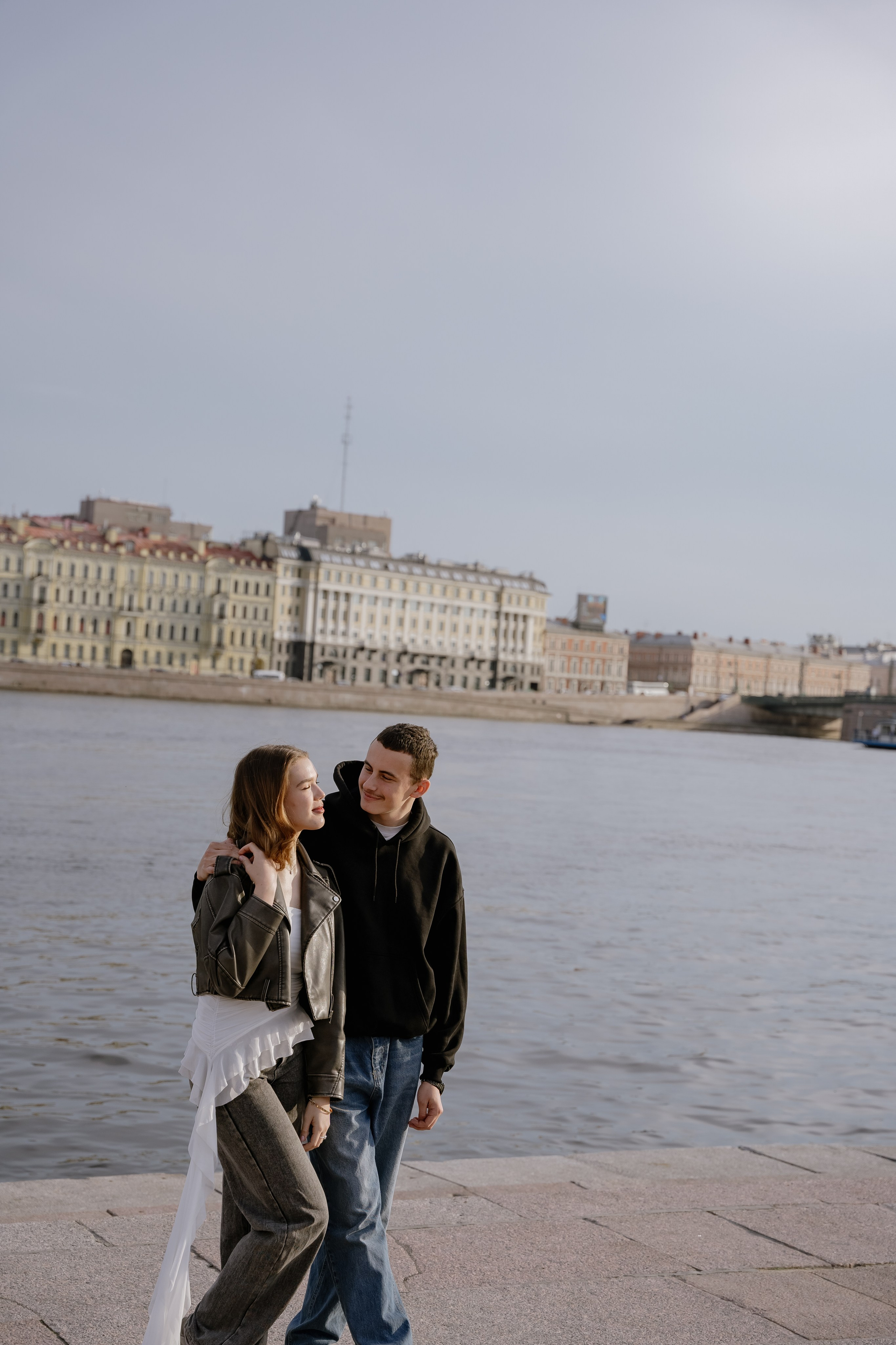 Прогулка у Невы