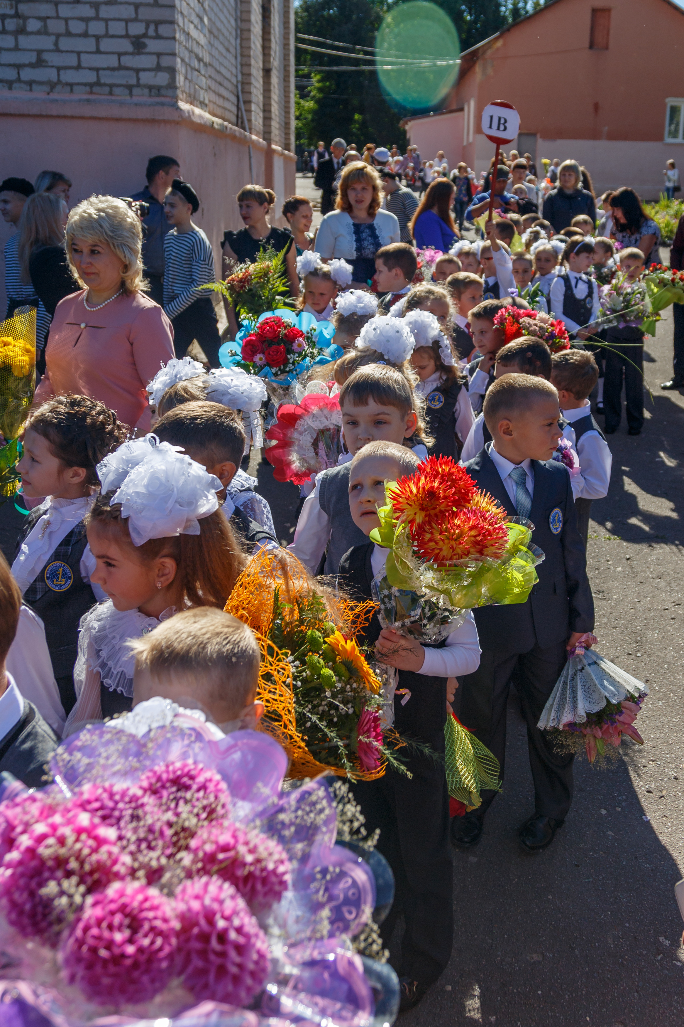 Первый раз в первый класс. Фотограф Сергей Старых. Мценск