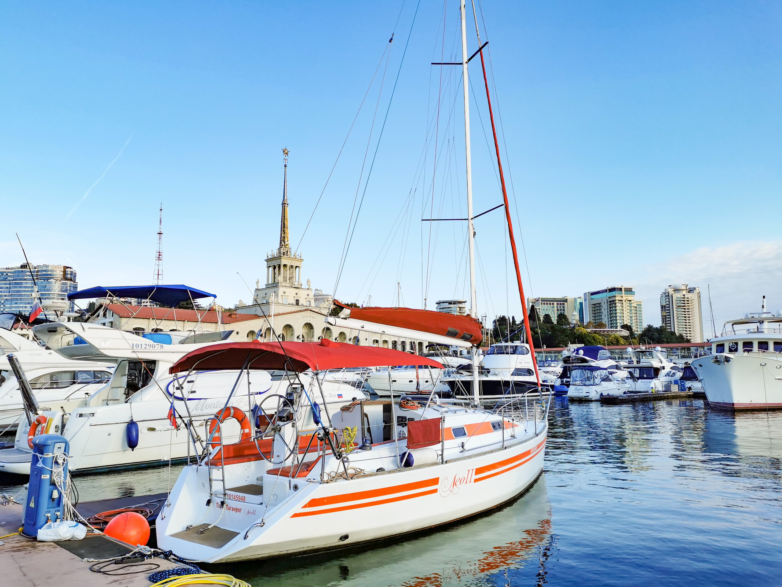 Парусная яхта LEO2 ЛЕО Аренда Яхты в Сочи Яхтанаморе YACHTANAMORE