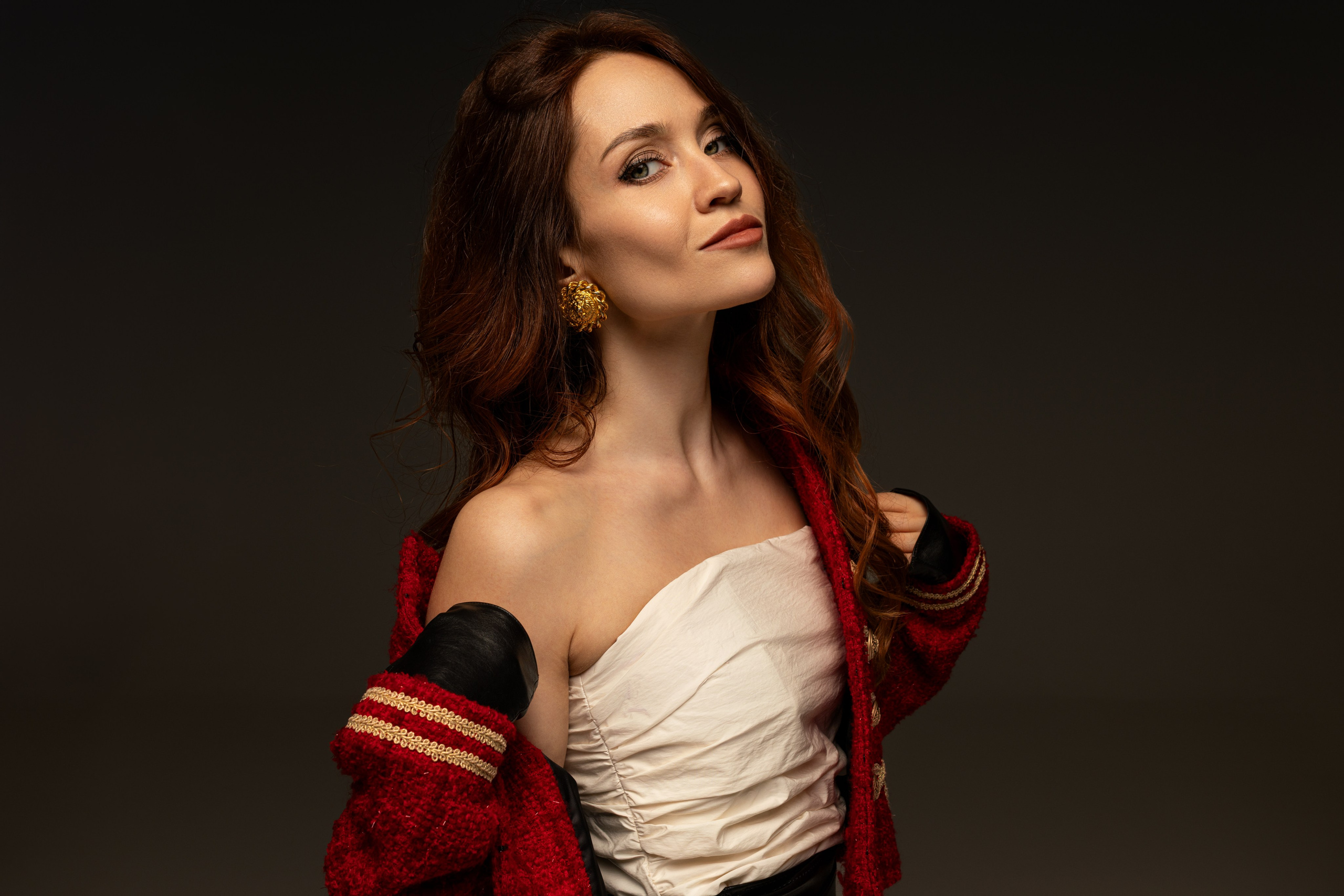 Студийная съемка с Еленой на циклораме с импульсным светом в формате для «себя». Дмитрий Шульгин, портретный фотограф в Воронеже