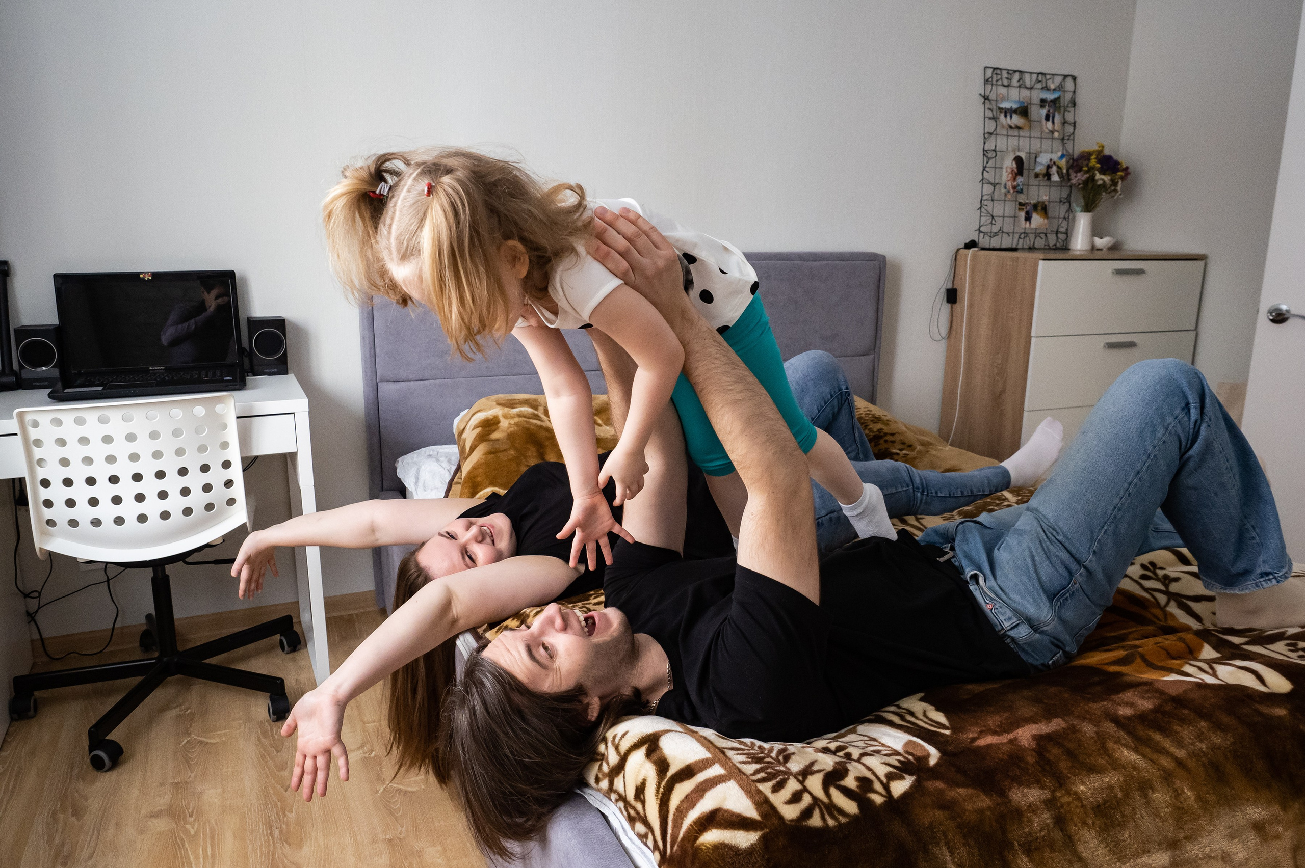 Саша, Лена, Варя. Репортажный, семейный и детский фотограф в Пензе и Заречном Арина Ермилова. Картины барельеф на заказ