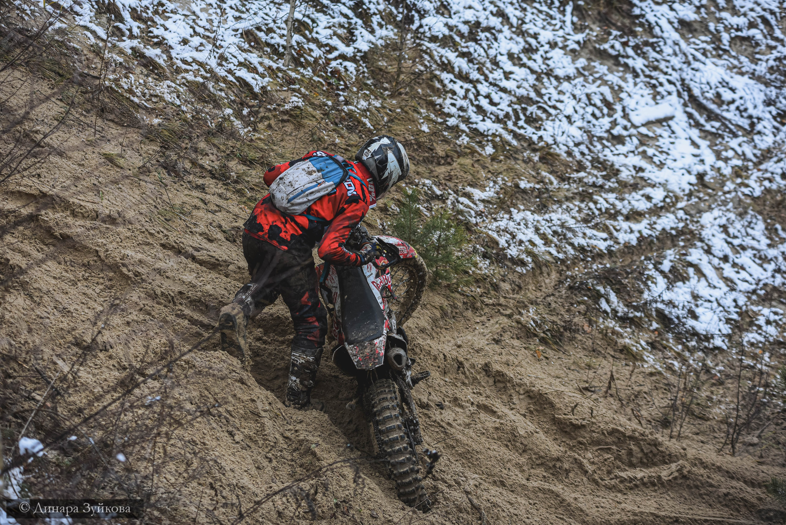 «На местности». Мотофотограф в Нижнем Новгороде Динара Зуйкова