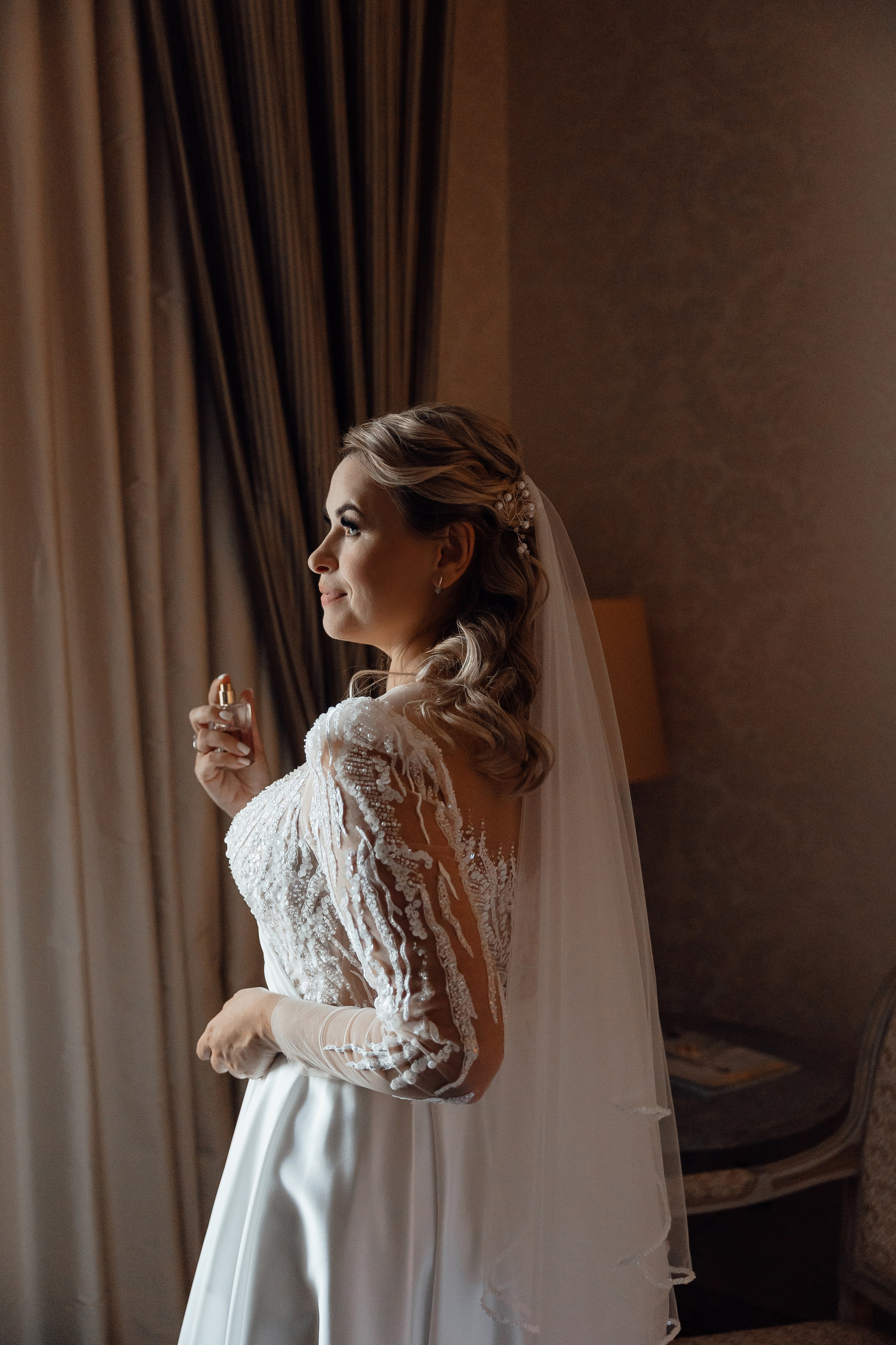 Свадебная фотосессия в Radisson Collection Hotel Moscow. Свадебный фотограф в Москве Дарья Олендарёва