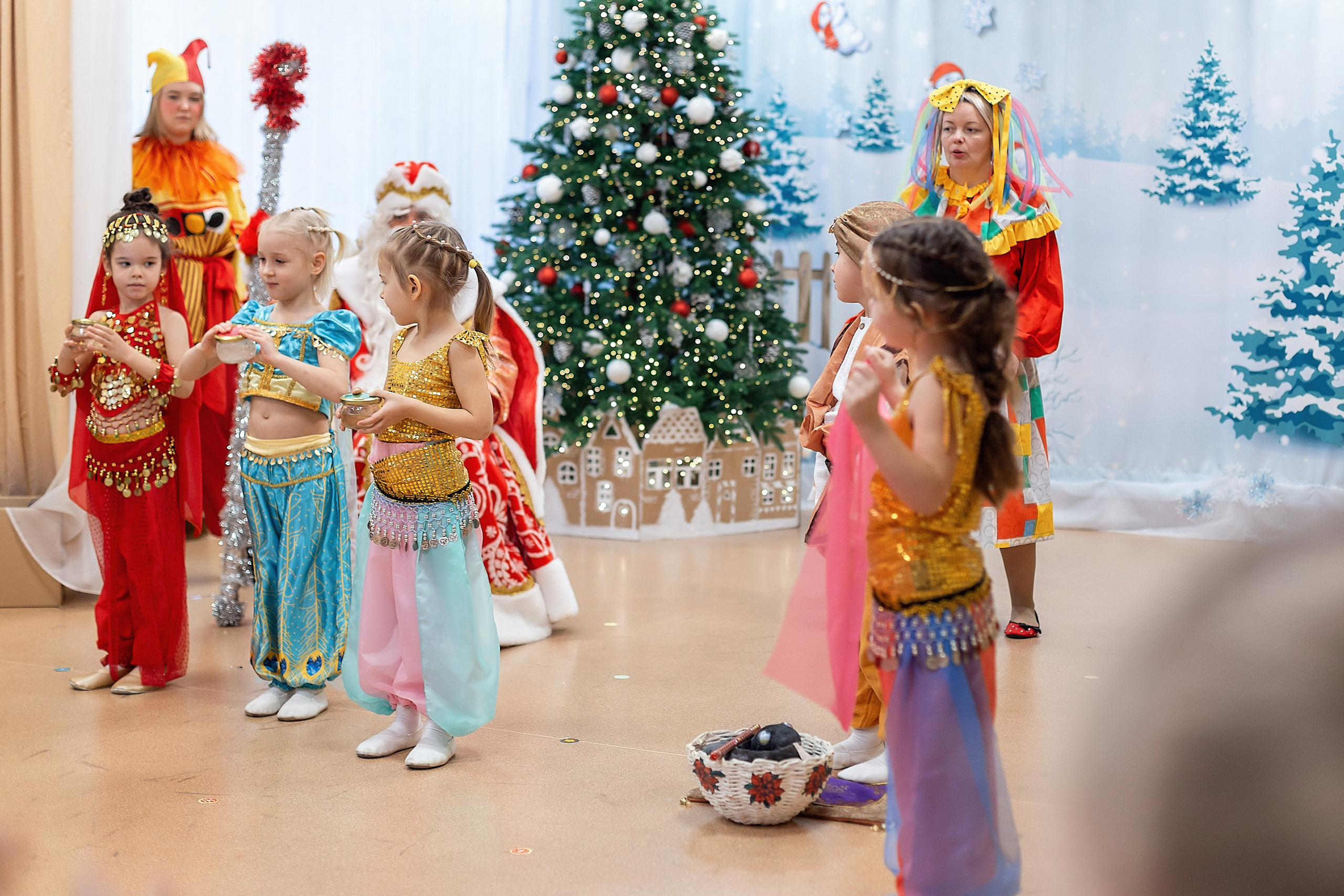 Утренник_"Веселый балаганчик» 2024. Семейный фотограф в Санкт-Петербурге