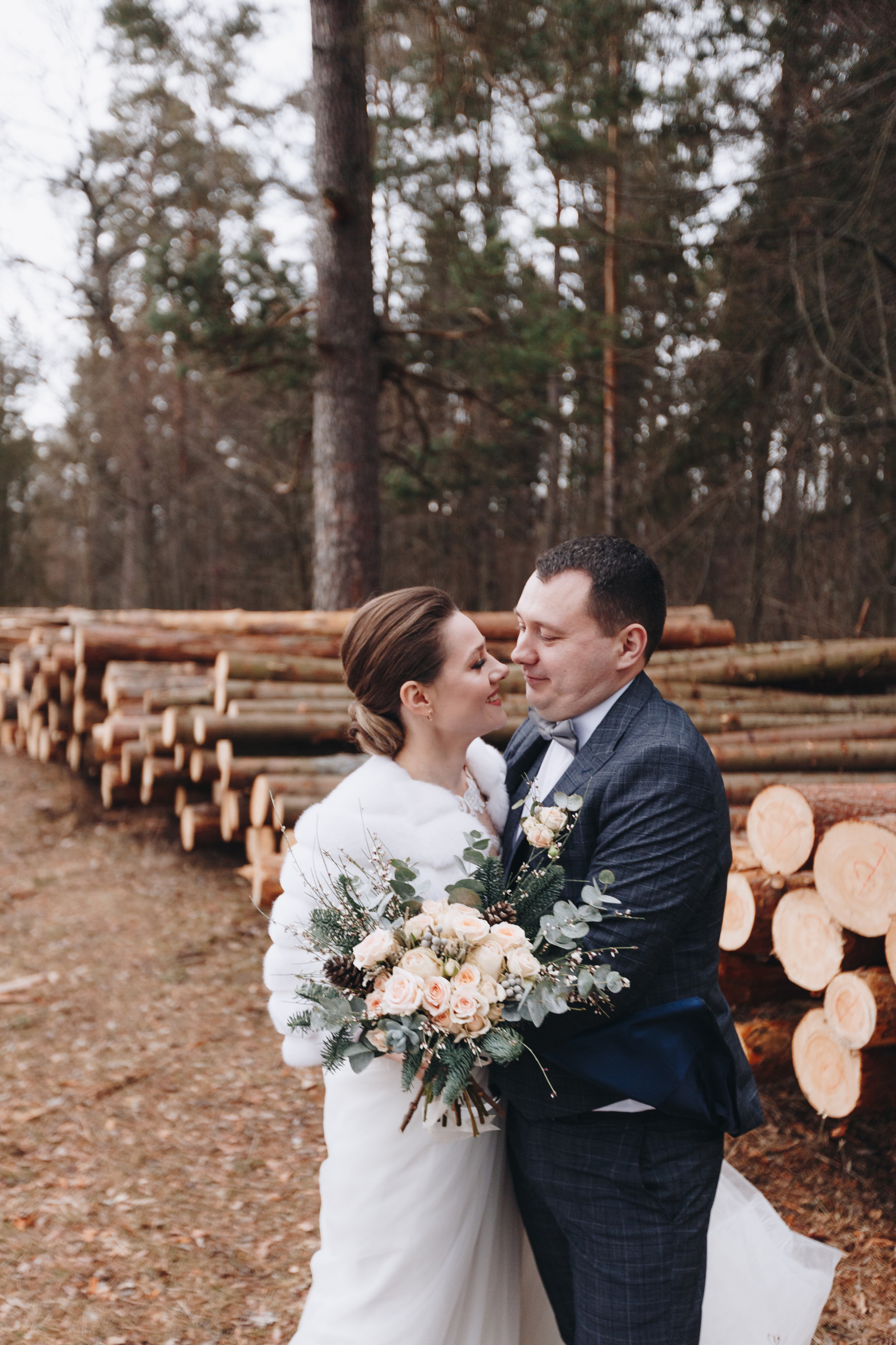 Зимняя фотосессия на свадьбу и видеосъёмка. Свадебный семейный фотограф и видеограф Гомель Минск Беларусь Европа