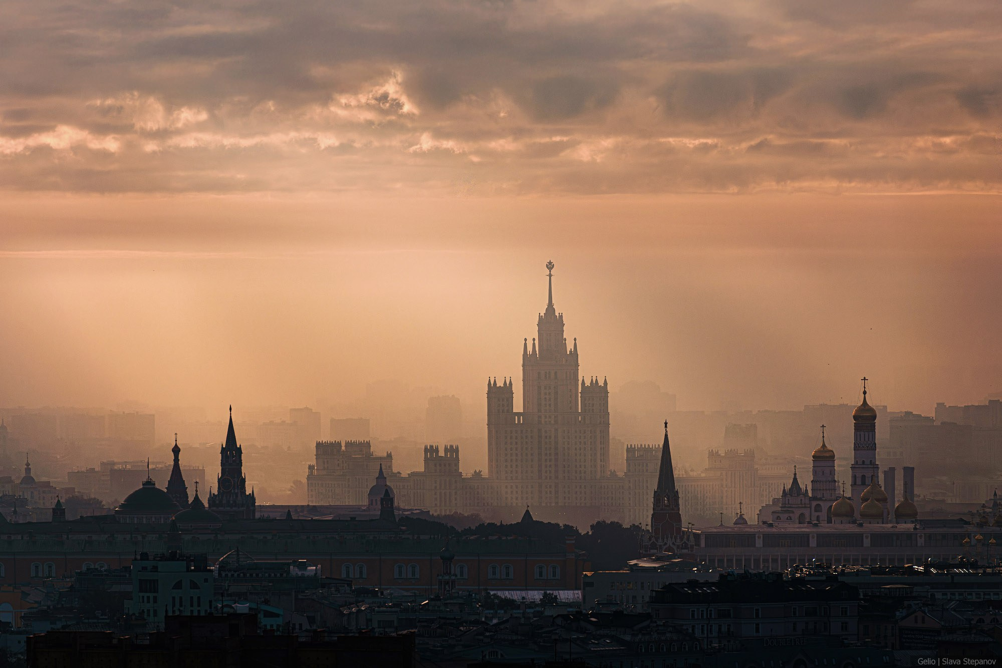 Высотка на Котельнической набережной 