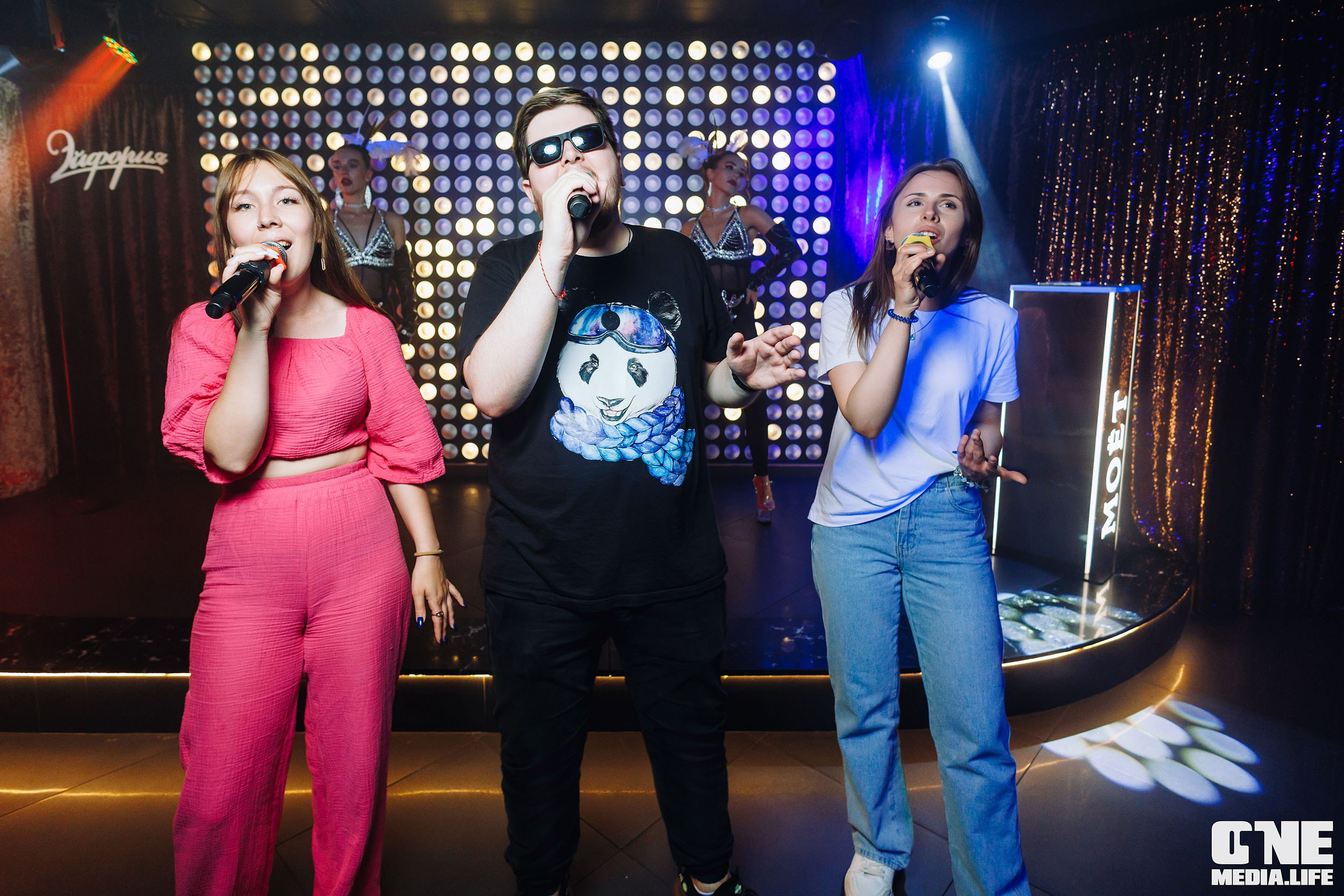 Фоторепортаж из караоке-клуба Эйфория. One Media Life: фоторепортажи, фотоотчеты с мероприятий и заведений