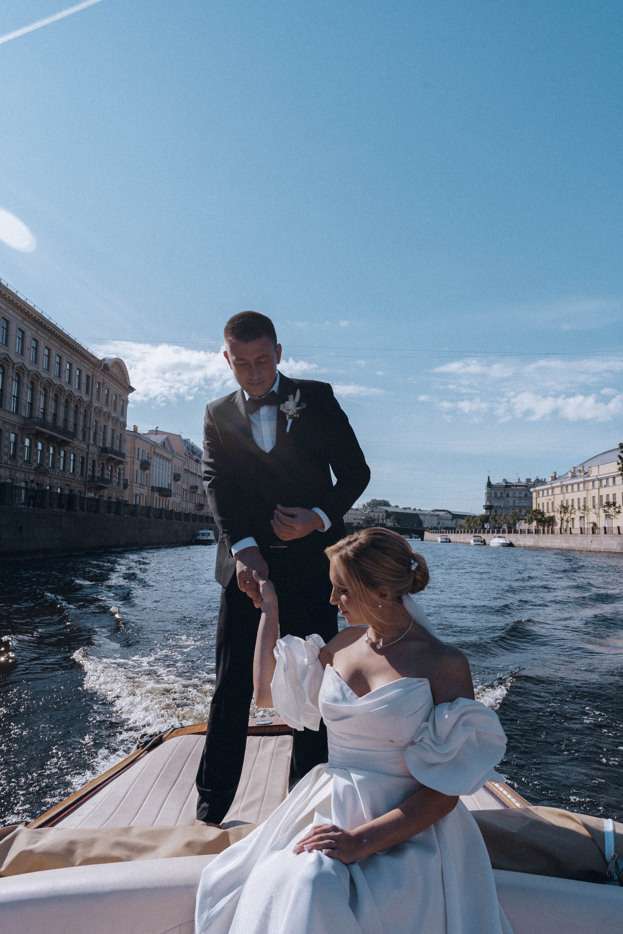 СВАДЕНБНАЯ СЬЕМКА НА КАТЕРЕ ПО КАНАЛАМ САНКТ-ПЕТЕРБУРГА И В АКВАТОРИИ НЕВЫ. Профессиональный фотограф, Санкт-Петербург — Виктория Богомолова