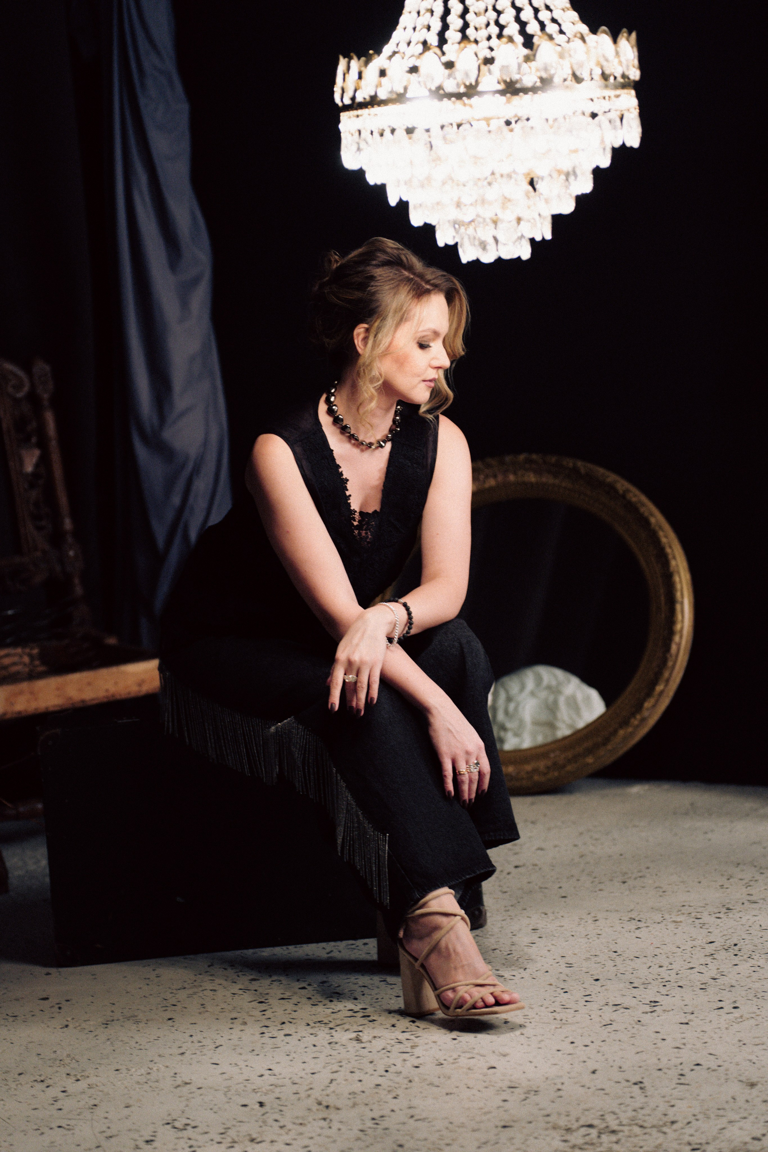 НОВОГОДНЯЯ ФОТОСЕСИИЯ В СТУДИИ ДЛЯ ДЕВУШКИ И ПРОГУЛКА ПО ЧЕРНЫШЕВСКОЙ. Профессиональный фотограф, Санкт-Петербург — Виктория Богомолова