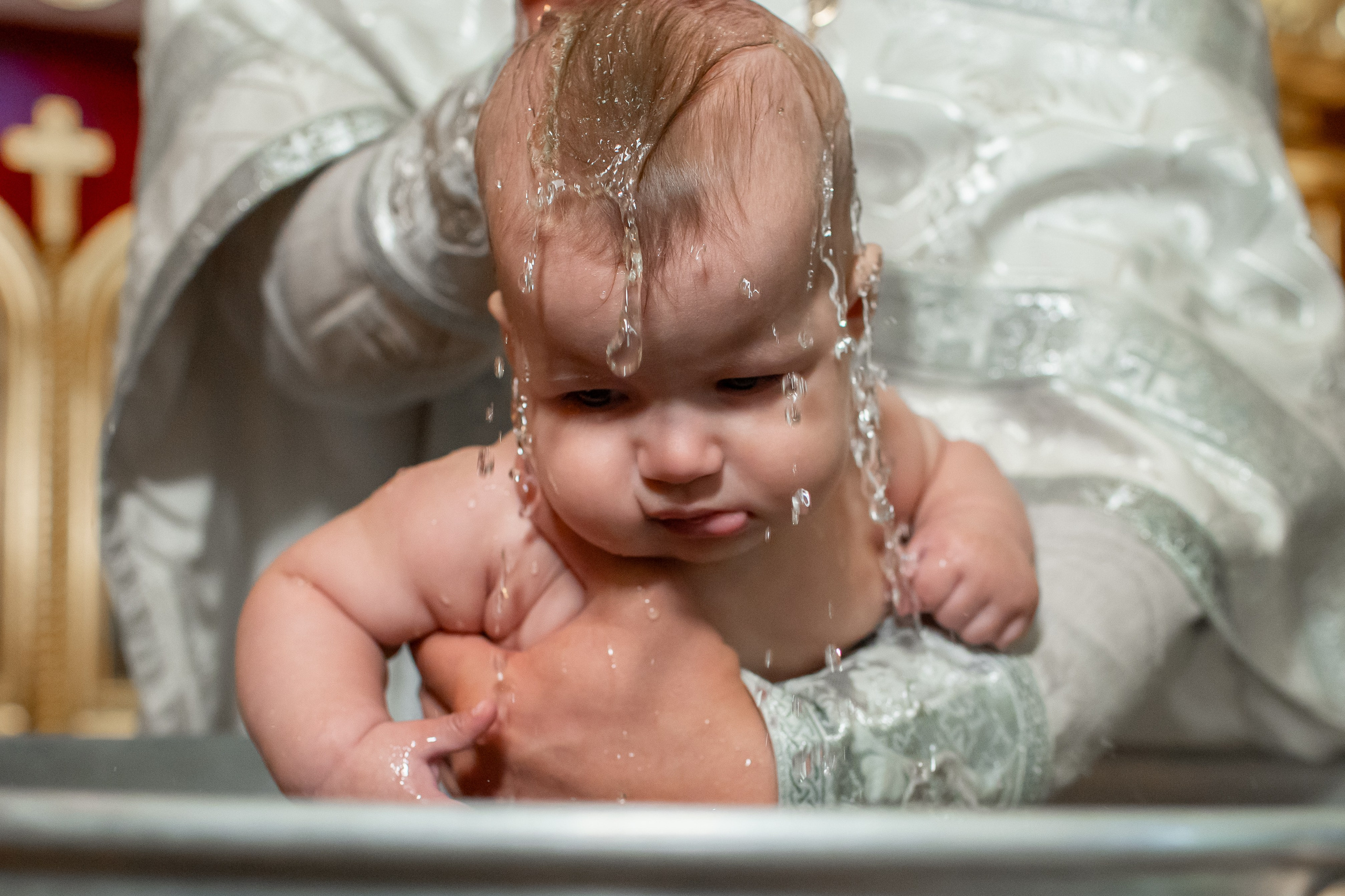 Крещение в Храме Воздвижения Креста Господня в Алтуфьеве. Профессиональный фотограф в Москве и Мо Мария Шантарёва