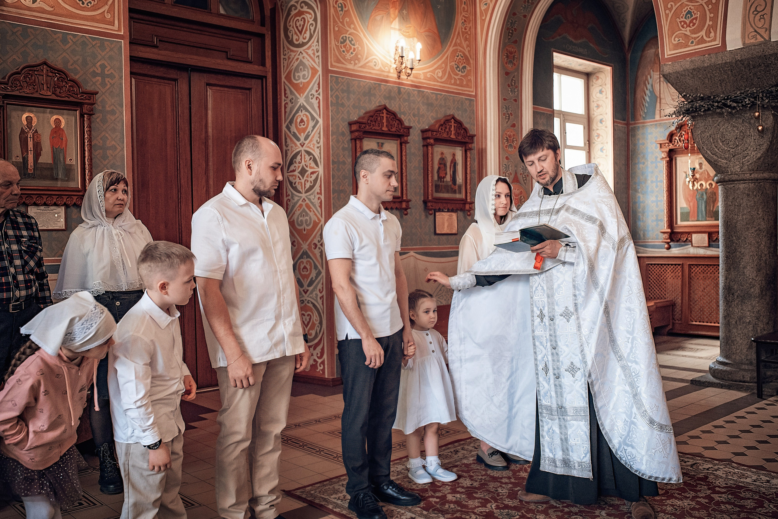 Крещение Авроры в храме Иоанна Предтечи. Фотографы крещения/венчания  Красноярск Татьяна и Вячеслав Переваловы