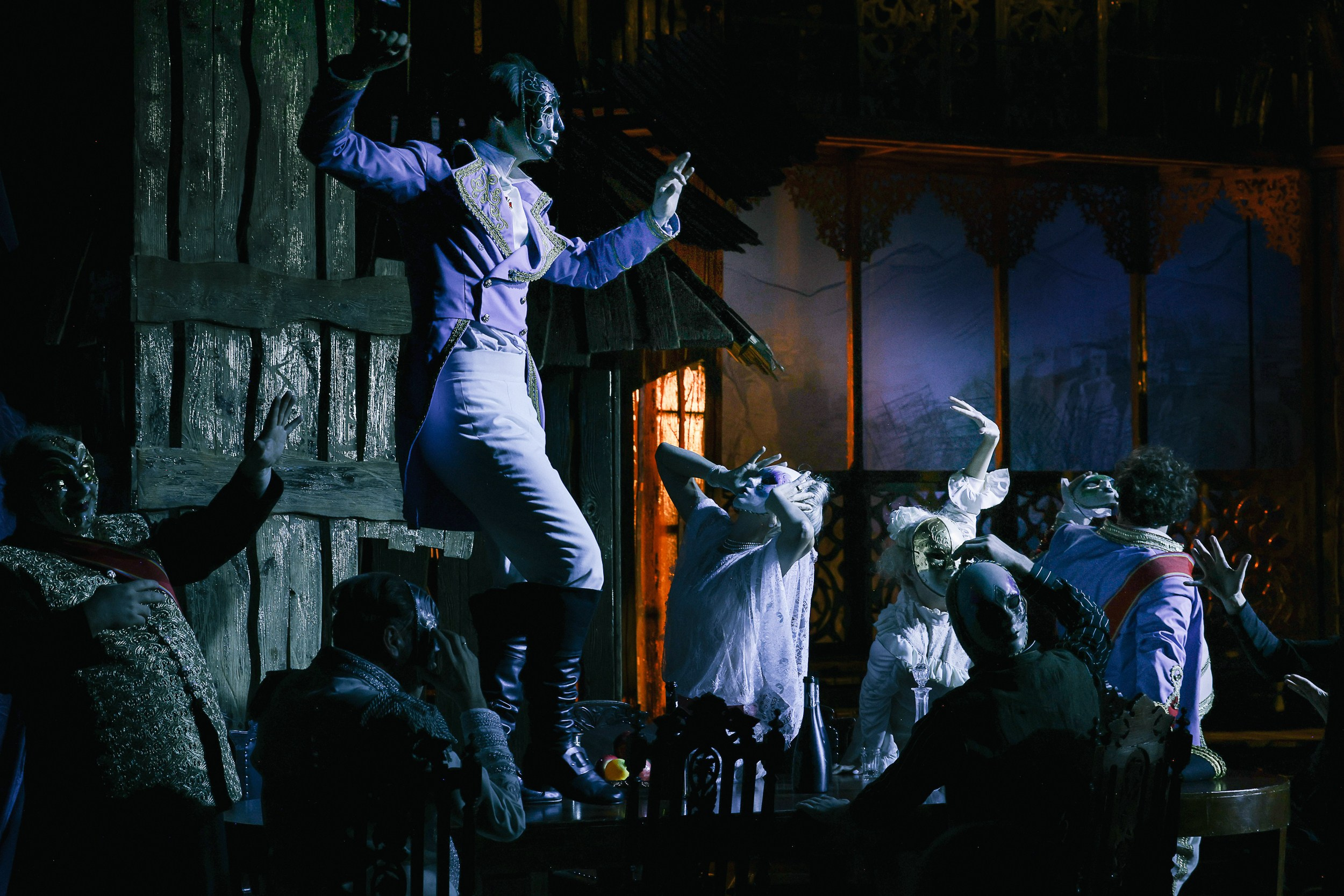 Весёлая женщина. Театр Эрмитаж. Репортажный, архитектурный, театральный и файн-арт фотограф Лена Мельникова в Москве