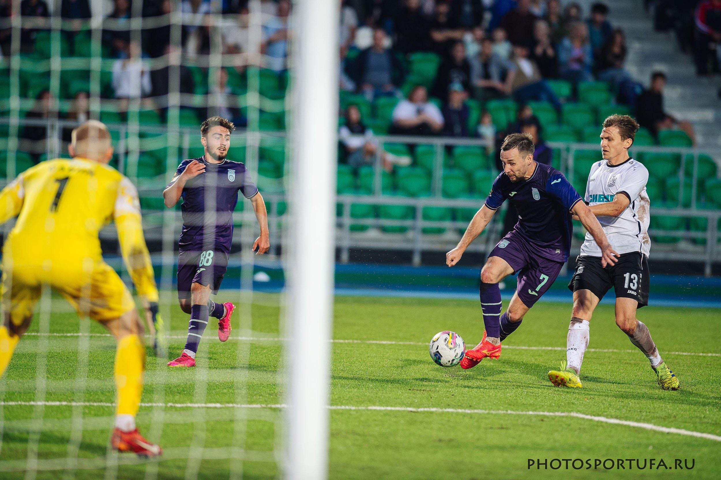 Россия — МЕЛБЕТ — Первая Лига. 4 -й тур «ФК УФА» — ФК «Тюмень». Спортивный фотограф в Уфе Евгений Буров