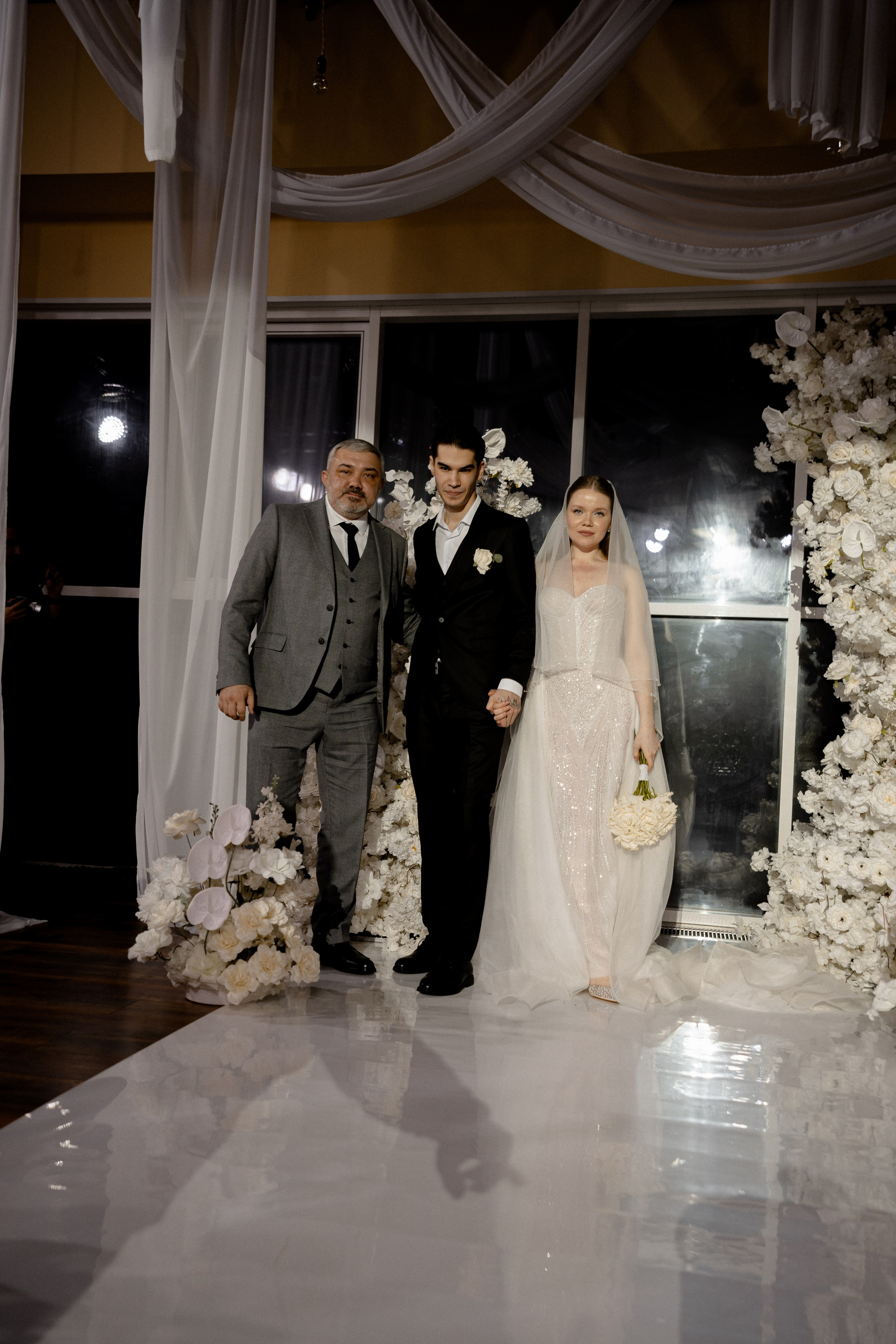 СВАДЕБНАЯ СЬЕМКА СБОРОВ В ОТЕЛЕ И ВЫЕЗД НА ЦЕРЕМОНИЮ (СНЯТО В СИБИРЕ В НИЖНЕВАРТОВСКЕ). Профессиональный фотограф, Санкт-Петербург — Виктория Богомолова