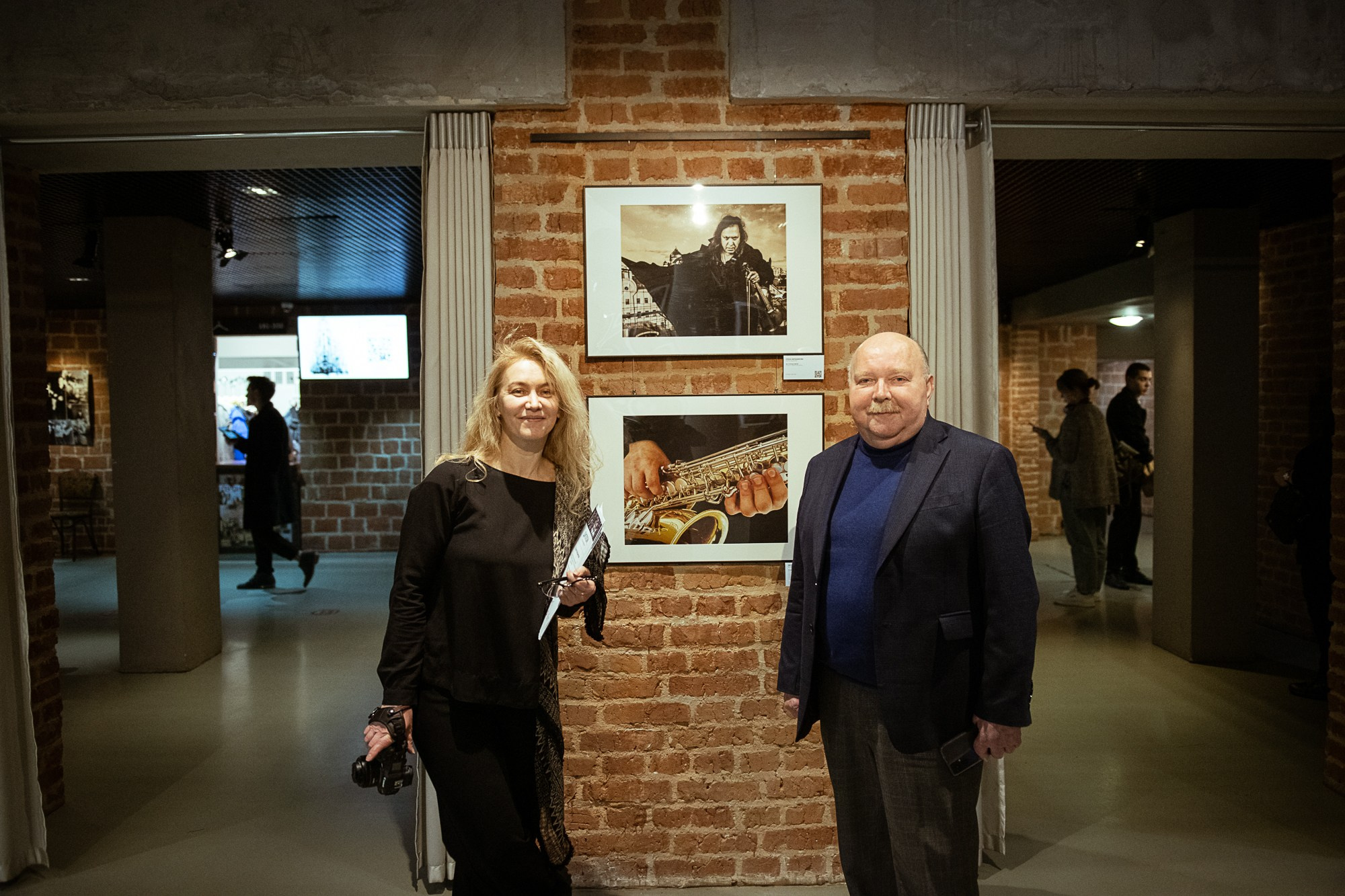 Фотография о музыке, музыкантах и их руках, магию создающих. Репортажный, архитектурный, театральный и файн-арт фотограф Лена Мельникова в Москве