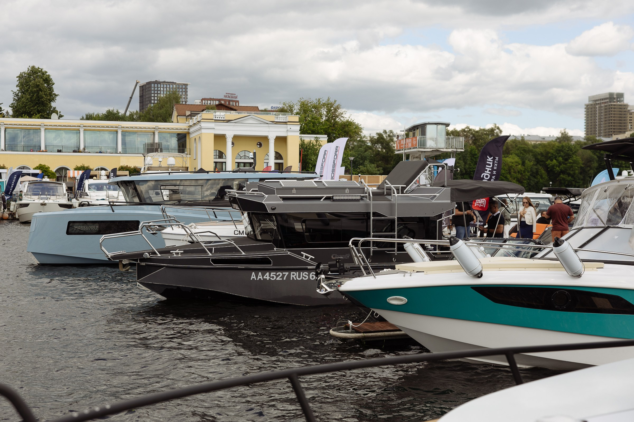 Выставка яхт и катеров. Ryal Yacht Club. Фотограф в Москве