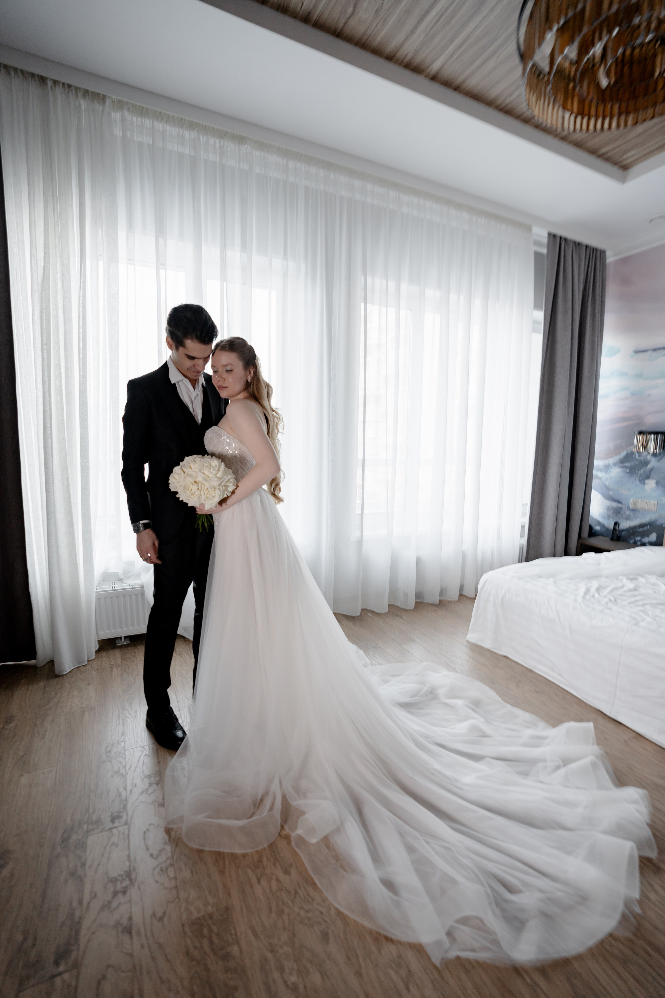 СВАДЕБНАЯ СЬЕМКА СБОРОВ В ОТЕЛЕ И ВЫЕЗД НА ЦЕРЕМОНИЮ (СНЯТО В СИБИРЕ В НИЖНЕВАРТОВСКЕ)М. Профессиональный фотограф, Санкт-Петербург — Виктория Богомолова