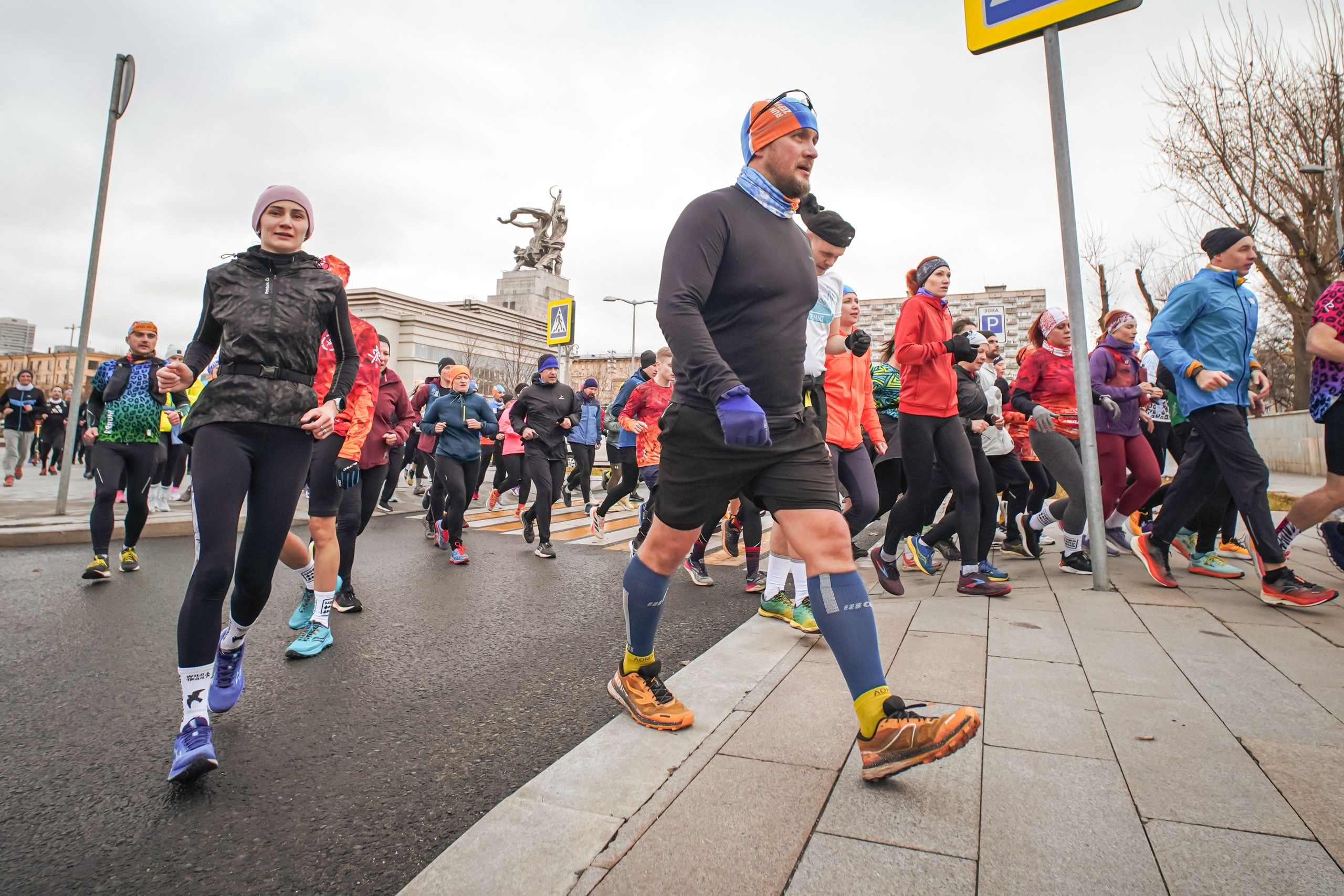 #марафонудома #яuzarun 2024 2-я петля, группа 6:30. Роман Капилюшов. Бег. Фото. Видео. г. Люберцы