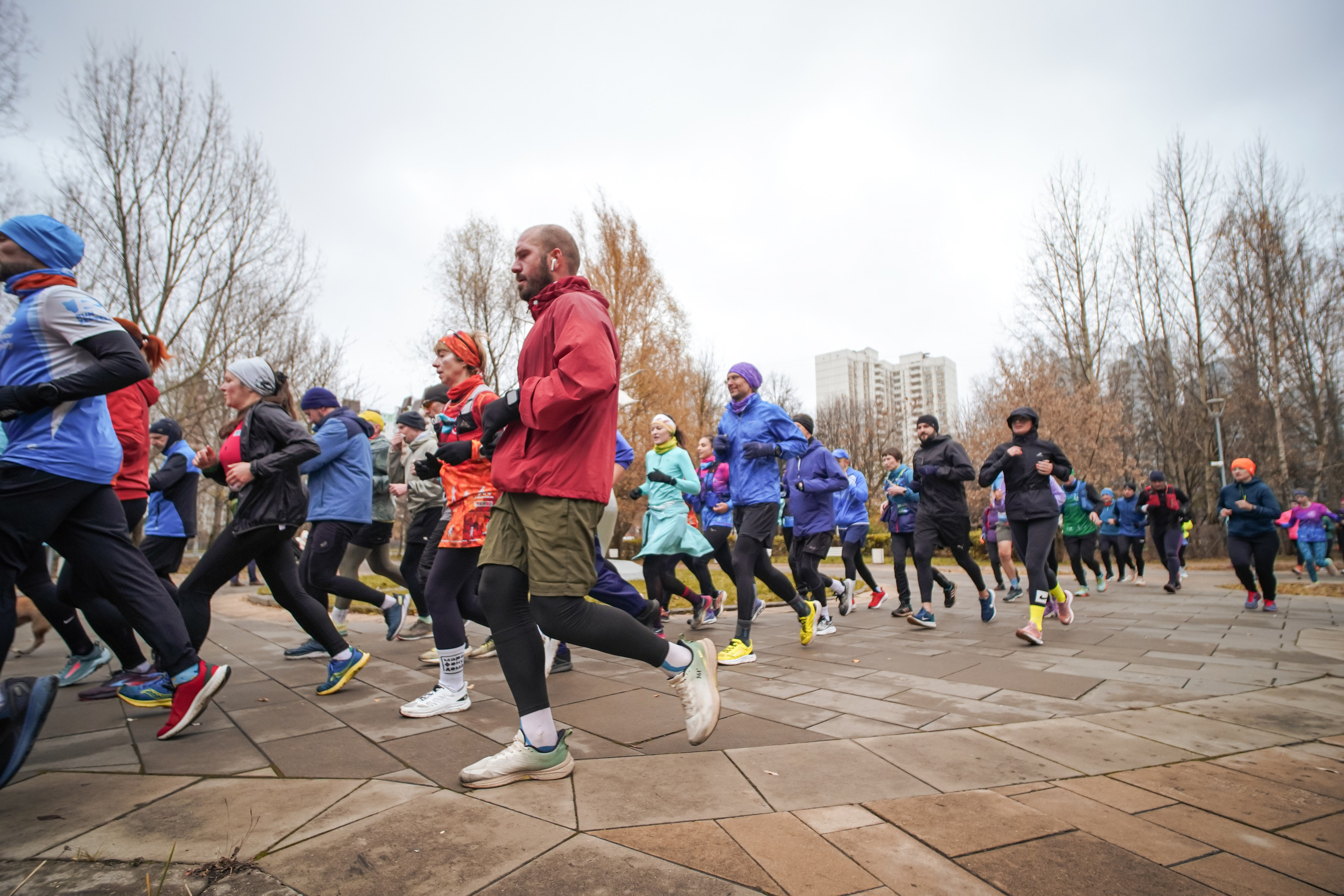 #марафонудома #яuzarun 2024 2-я петля, группа 6:30. Роман Капилюшов. Бег. Фото. Видео. г. Люберцы