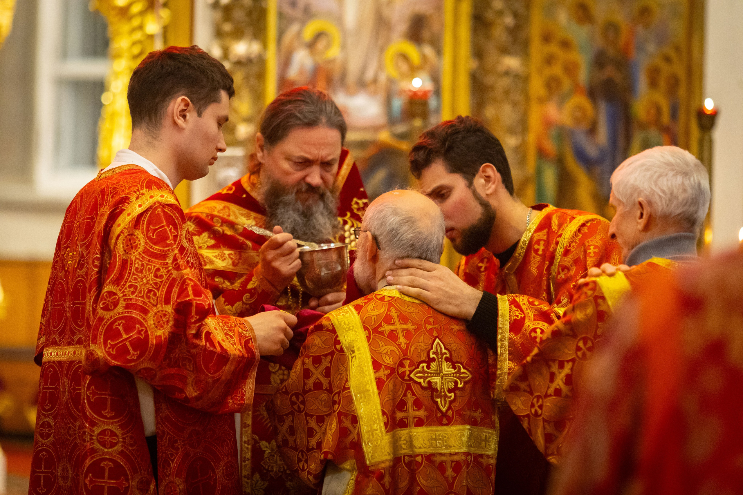Пасха Воскресенский храм с Ашитково. Семейный и детский фотограф Анна Петракова