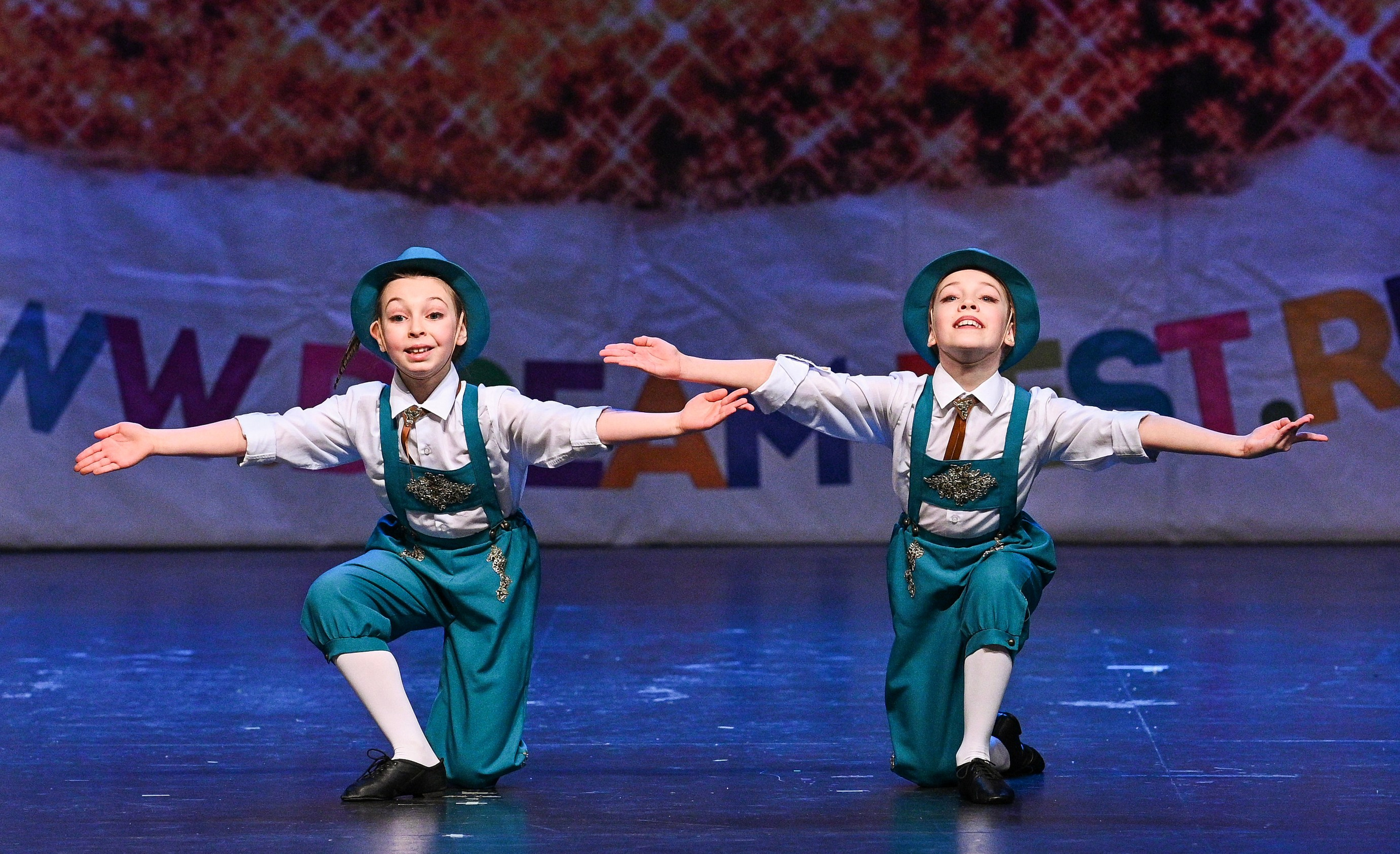 14.11.2024 «Новогодний Звездопад Талантов» Фестивальное движение «Шаг к мечте» г. Москва. Медиастудия Фото Концепт