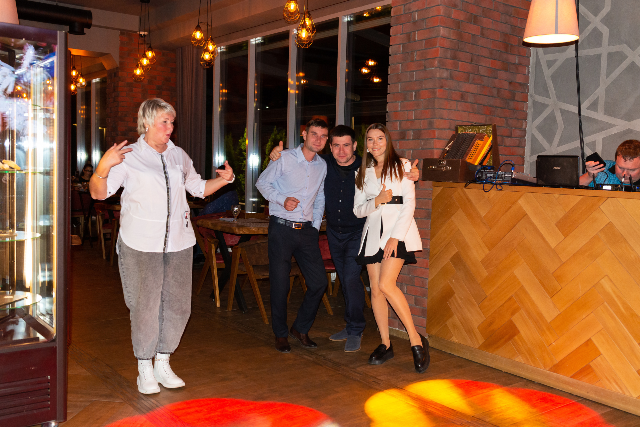 Ресторану Бакинский бульвар № 1 4 года. Свадебный и семейный фотограф в Дзержинске Екатерина Шулакова