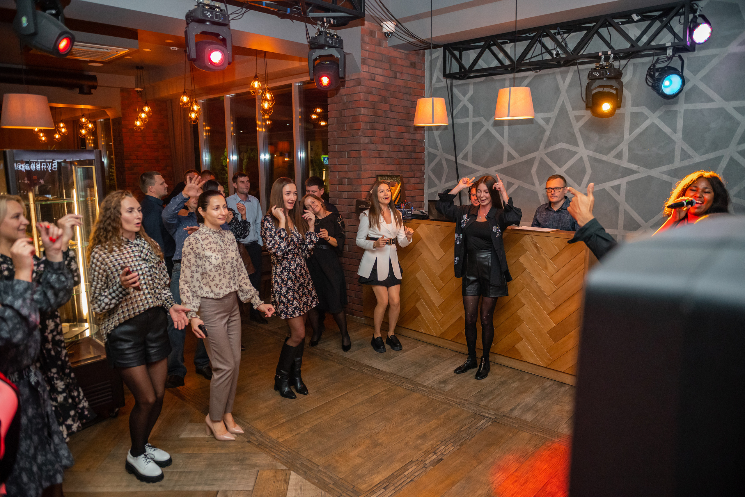 Ресторану Бакинский бульвар № 1 4 года. Свадебный и семейный фотограф в Дзержинске Екатерина Шулакова