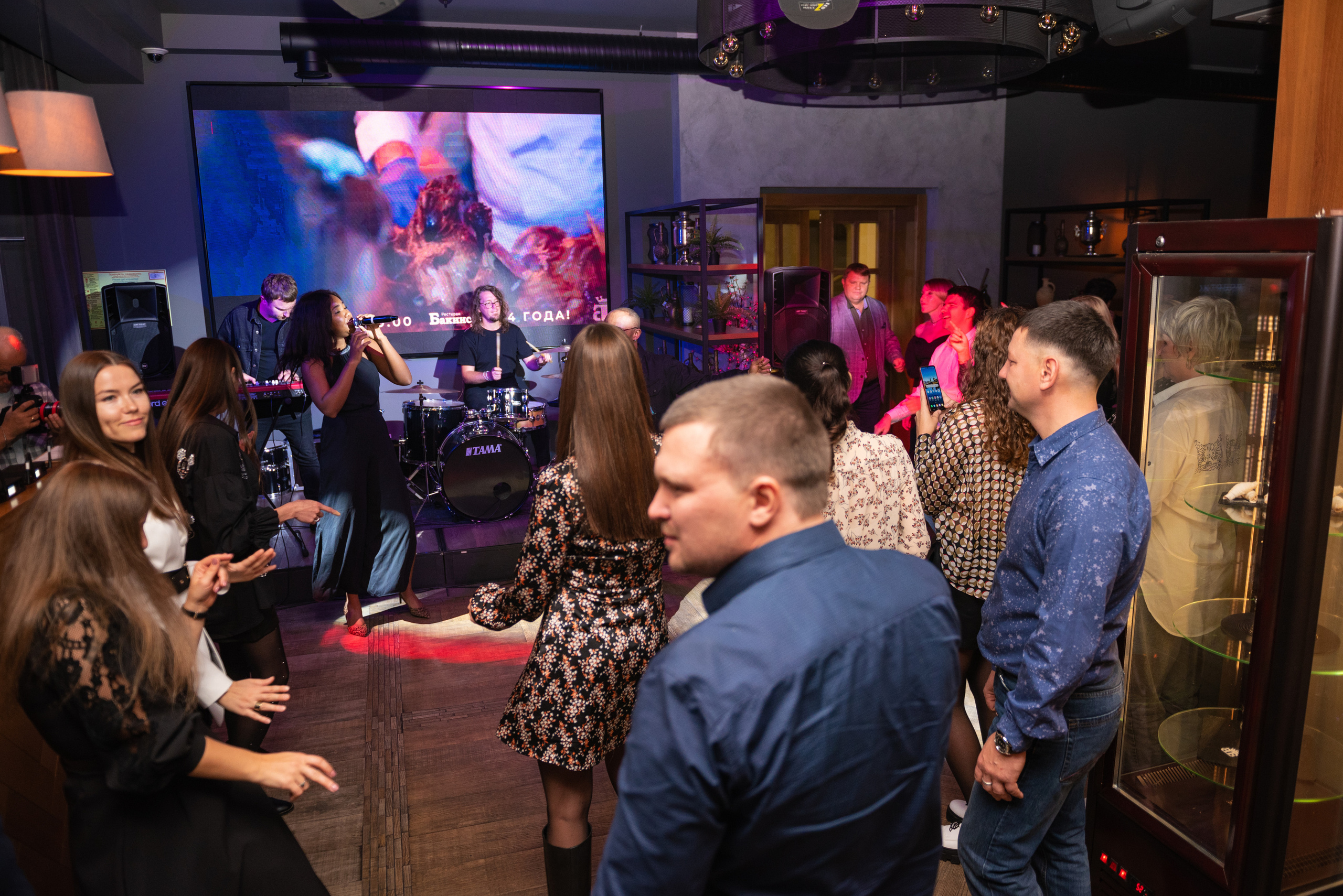 Ресторану Бакинский бульвар № 1 4 года. Свадебный и семейный фотограф в Дзержинске Екатерина Шулакова