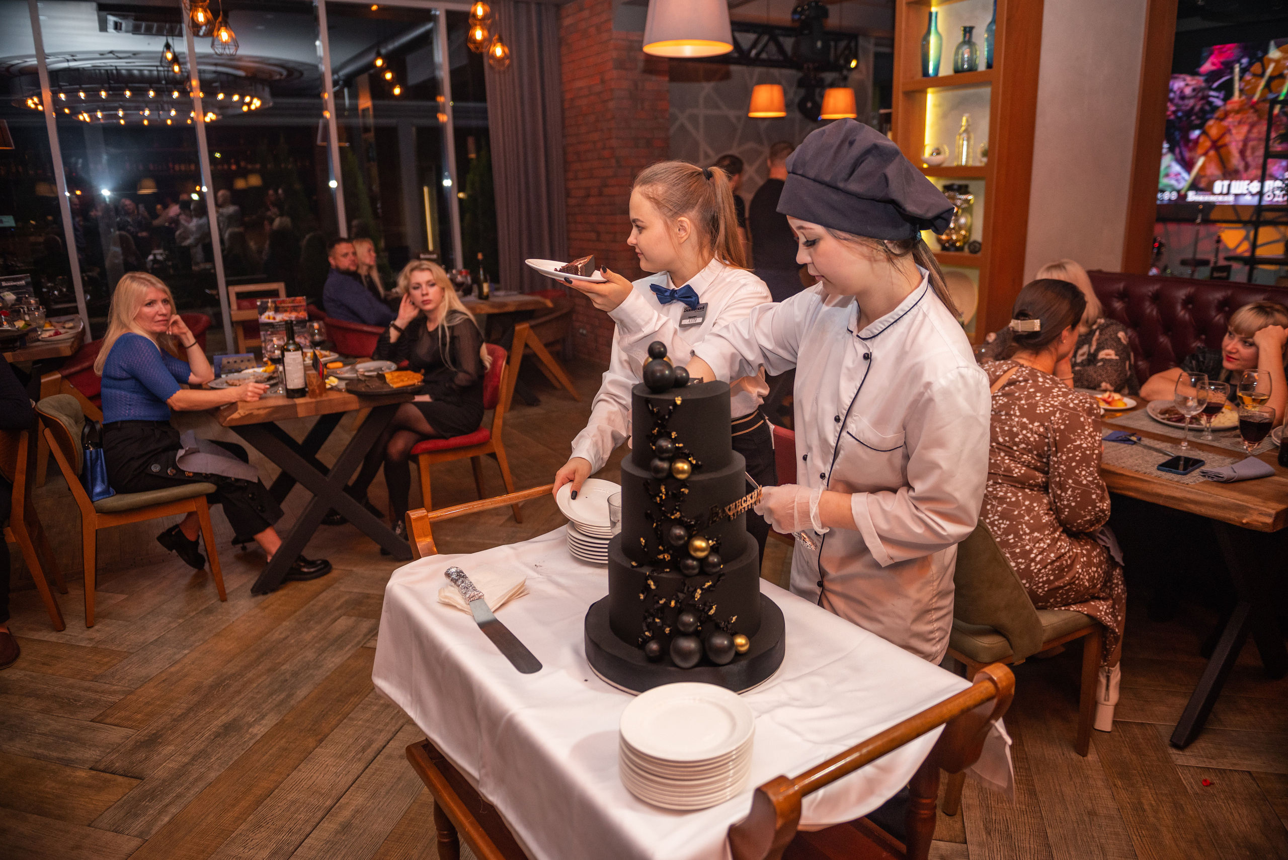 Ресторану Бакинский бульвар № 1 4 года. Свадебный и семейный фотограф в Дзержинске Екатерина Шулакова