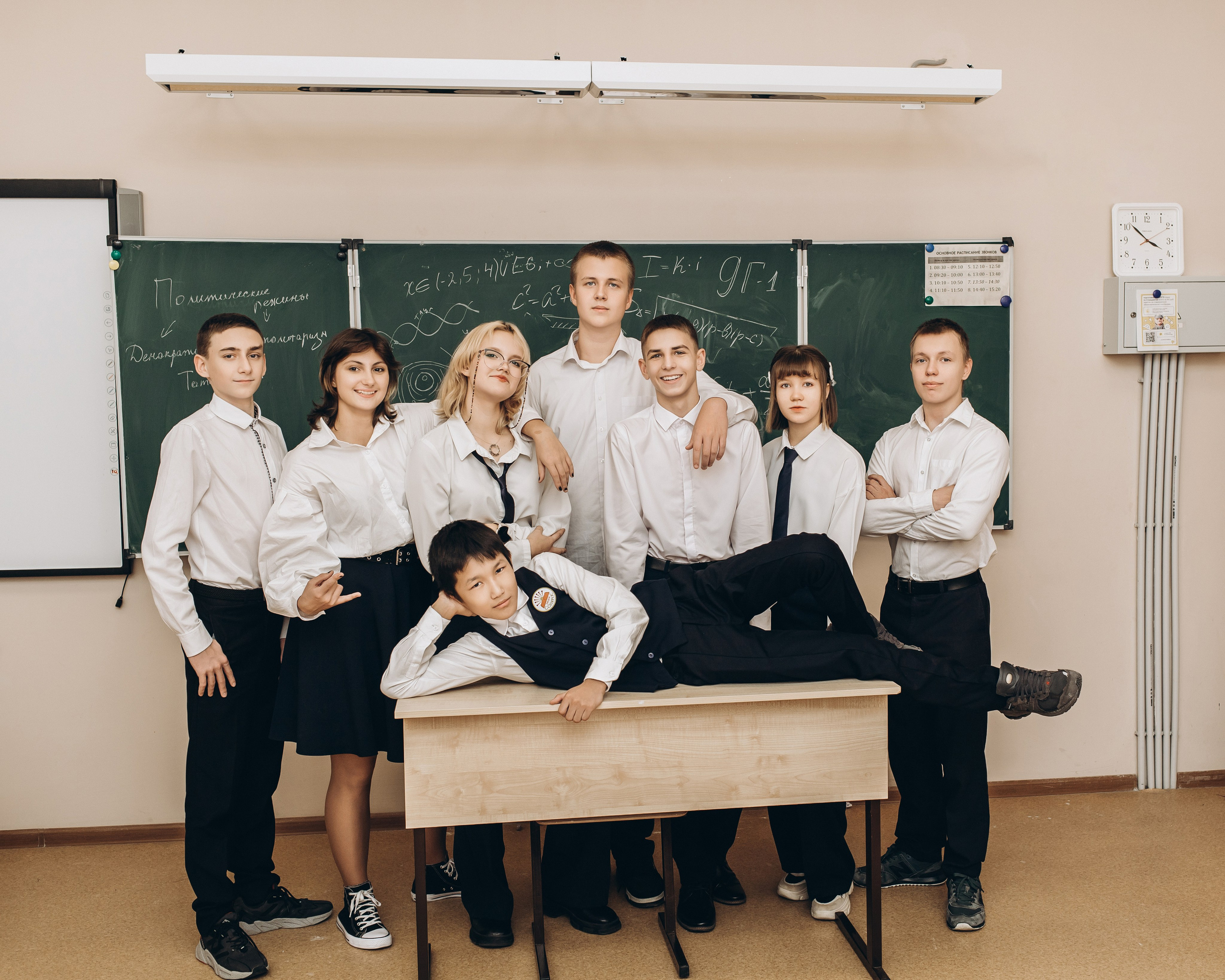 Выпускной класс на альбомы в школе+природа. Портретный и семейный фотограф в Саратове Елена Шустова