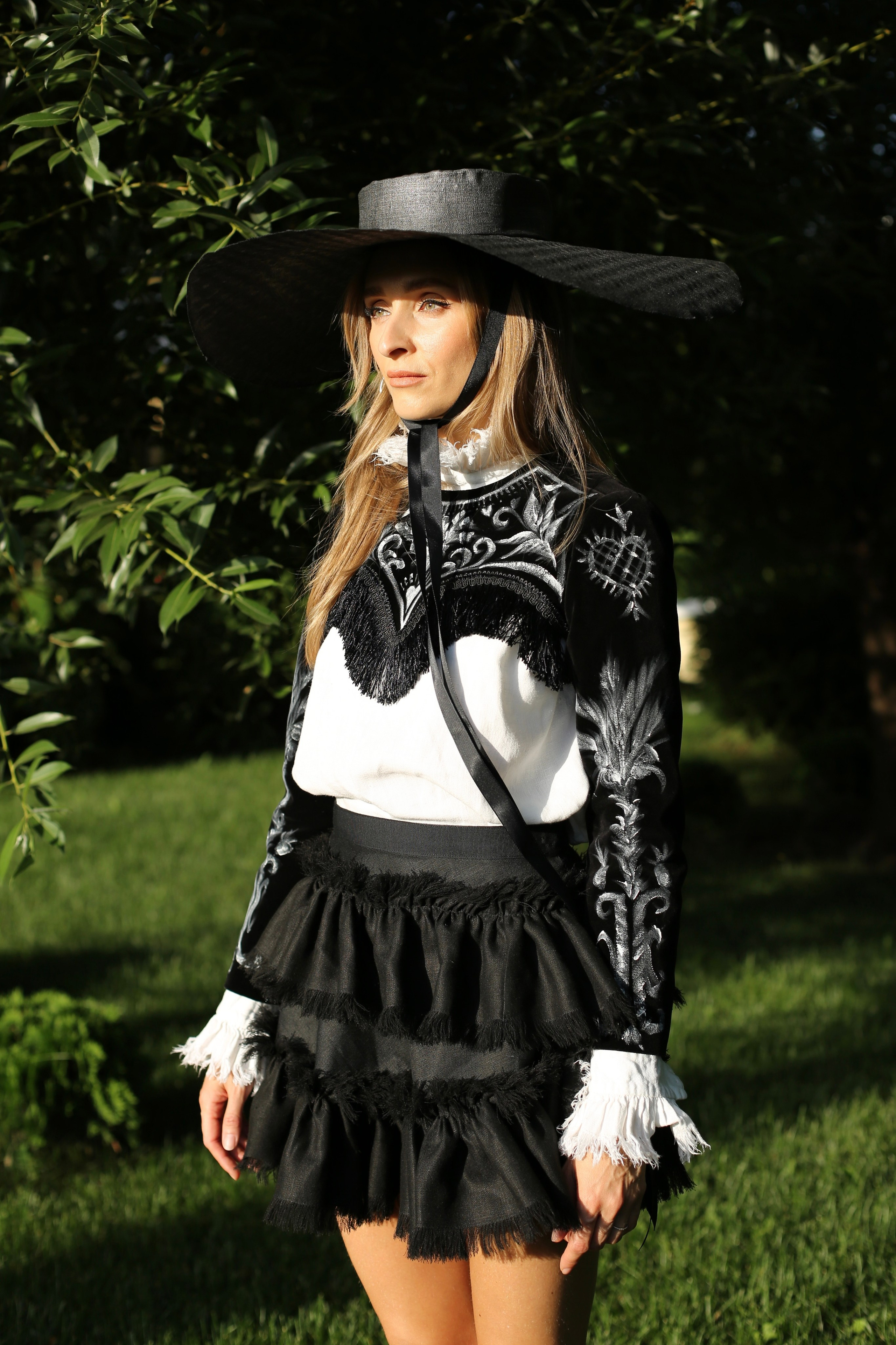 LOOKBOOK. Фешн дизайнер, фотограф, художник Яна Лазарева в Москве