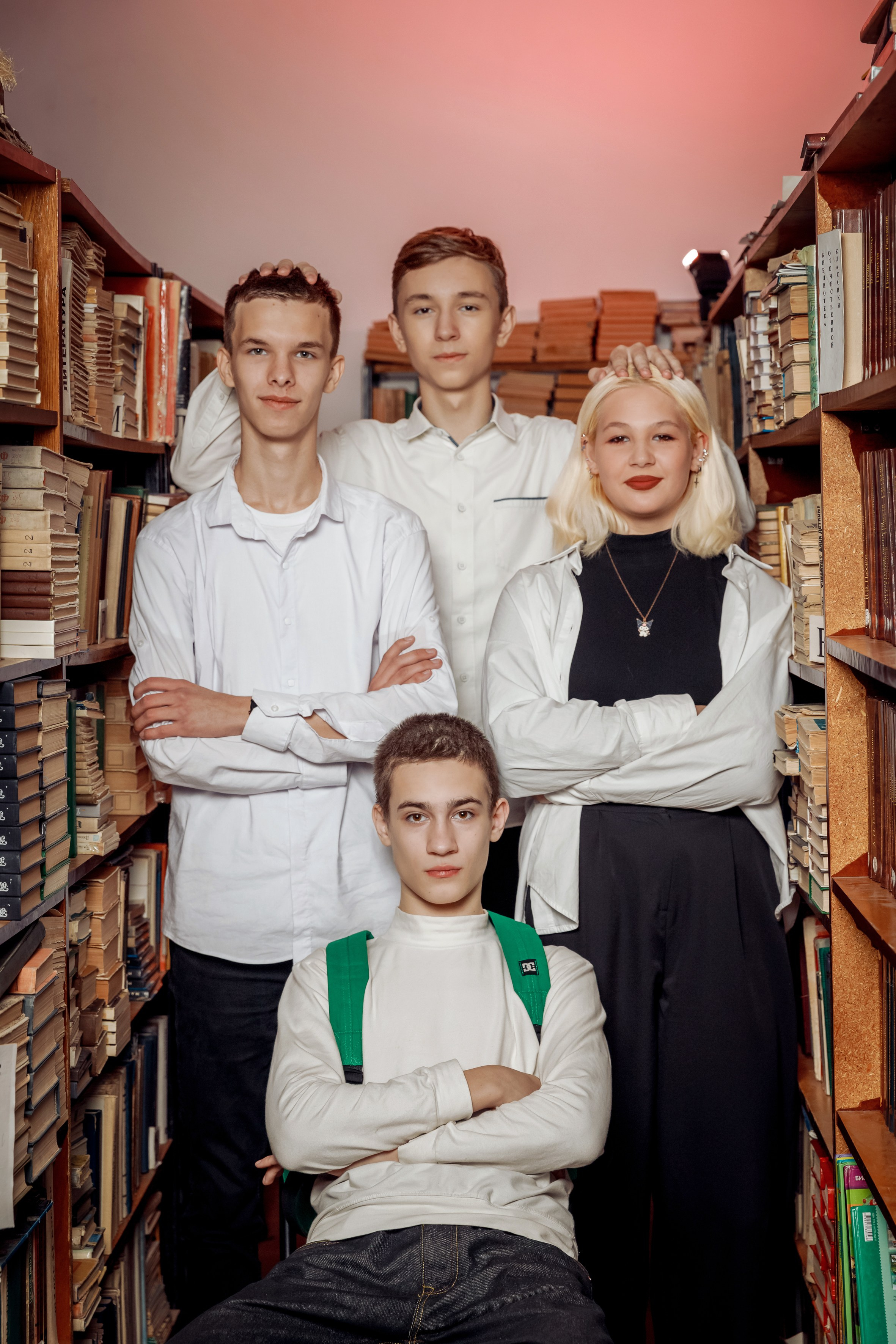 И В ШКОЛЕ ЕСТЬ ЖИЗНЬ. Марина Ушакова. Фотограф. Выпускные альбомы. г. Краснодар