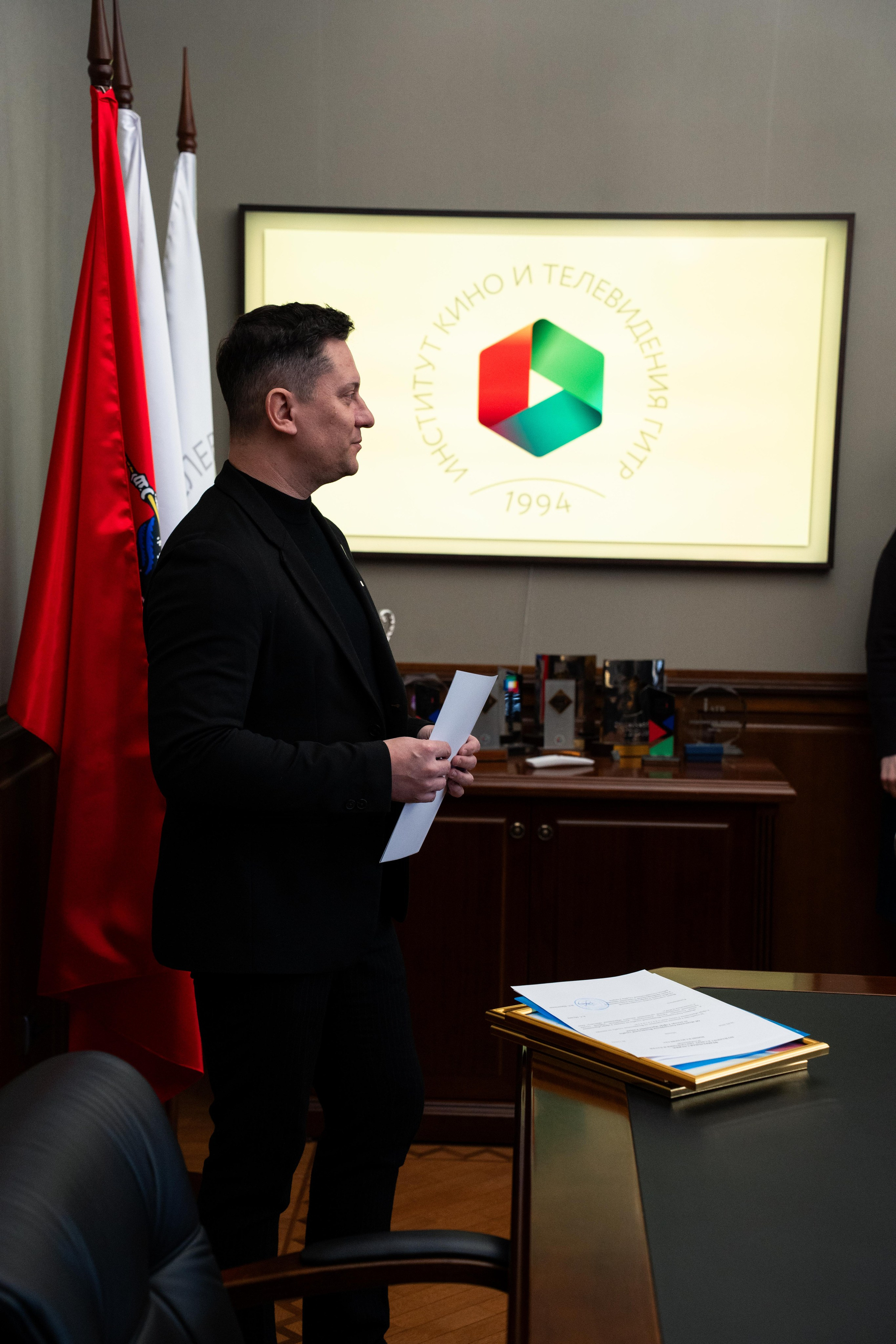 Вручение благодарностей 21.04.2026. Коммерческий и художественный фотограф и видеограф в Москве Арсений Тургенев