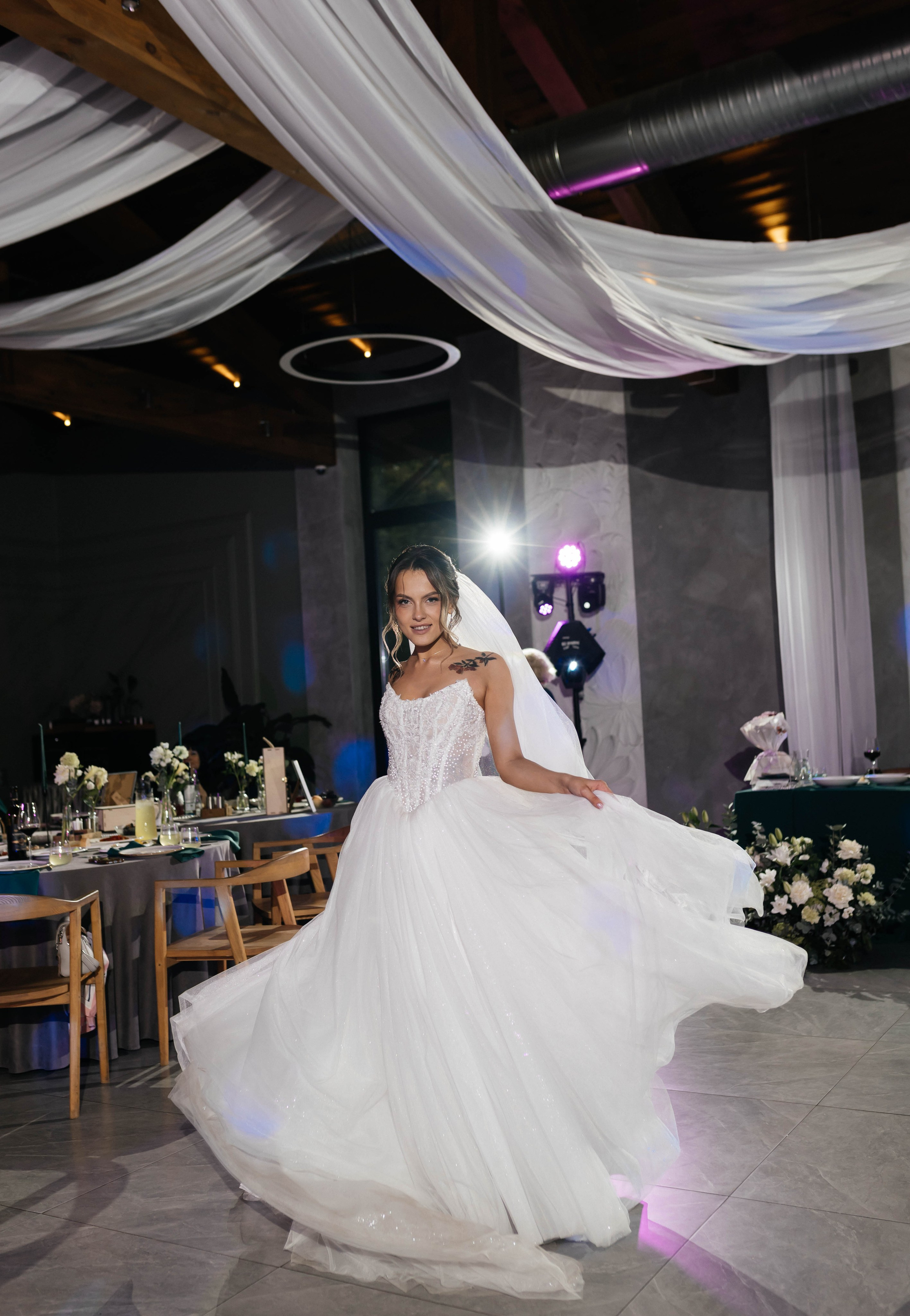 Свадебная история. Лесной Виладж. Свадебный и семейный фотограф Рассказова Виктория