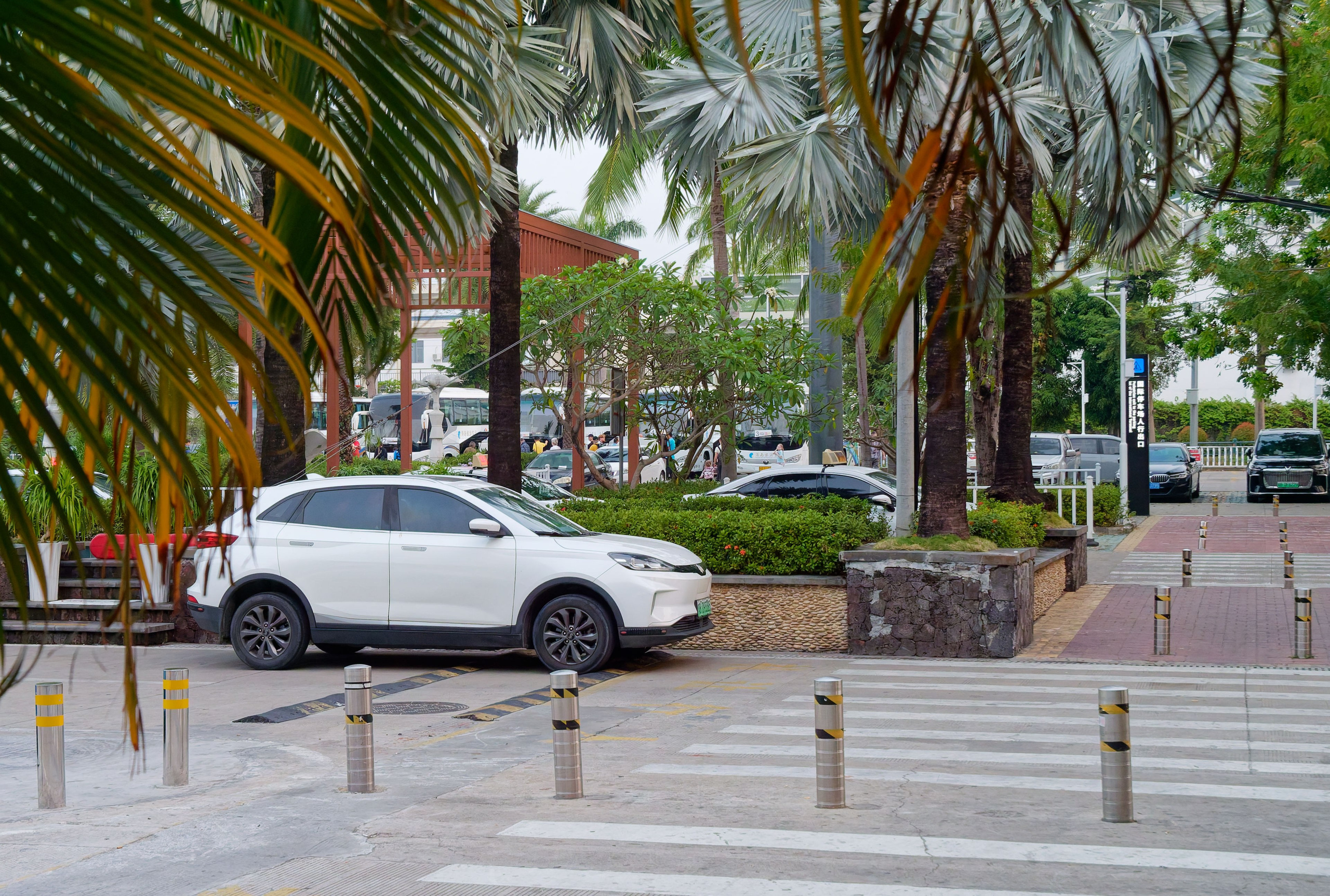 Хайнань 2026, улицы Ялунвань и Саньи. Фотопрогулки по Миру