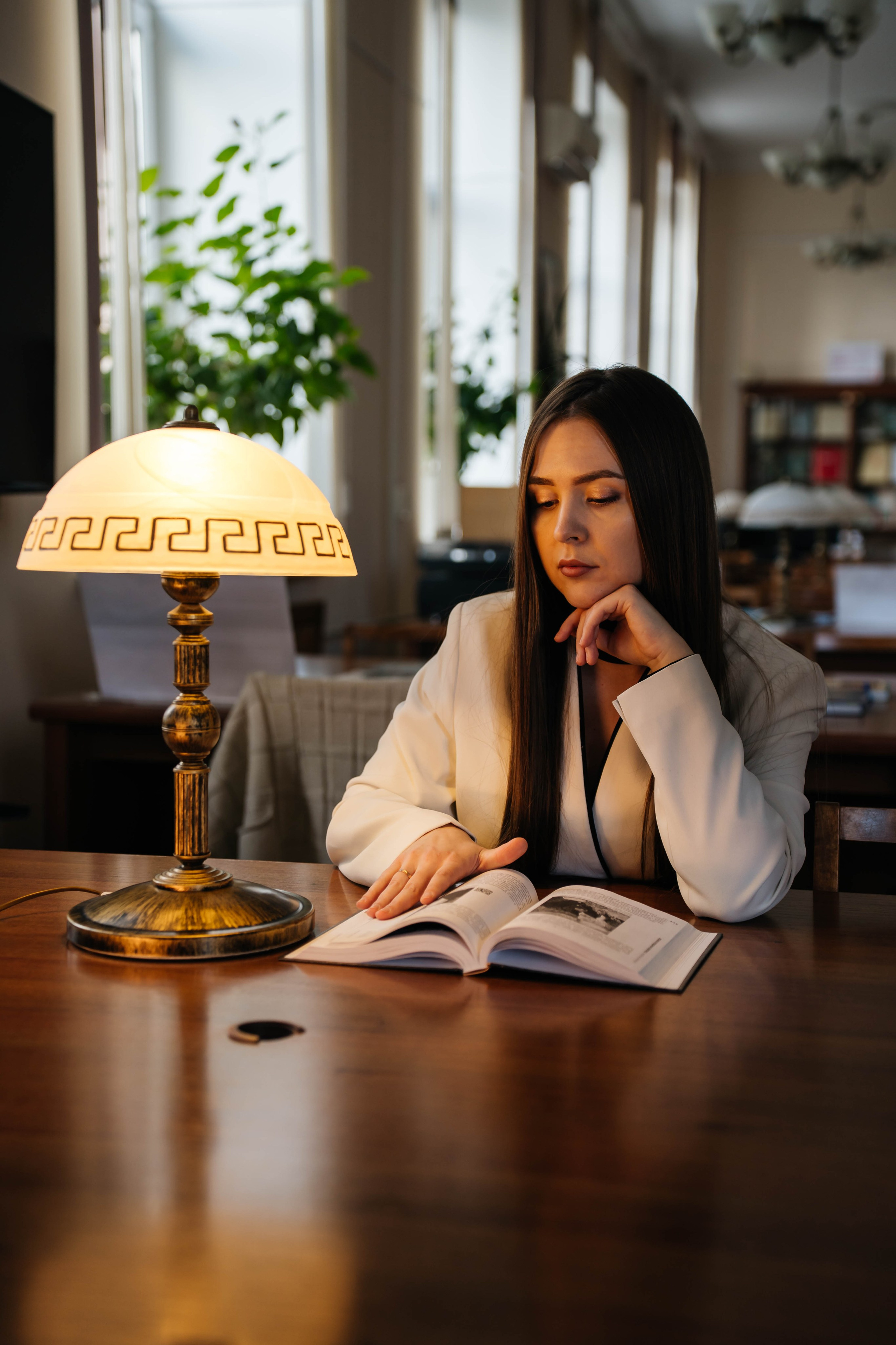 В библиотеке. Видеограф и Фотограф в Челябинске Ксения и Владимир Рюмины