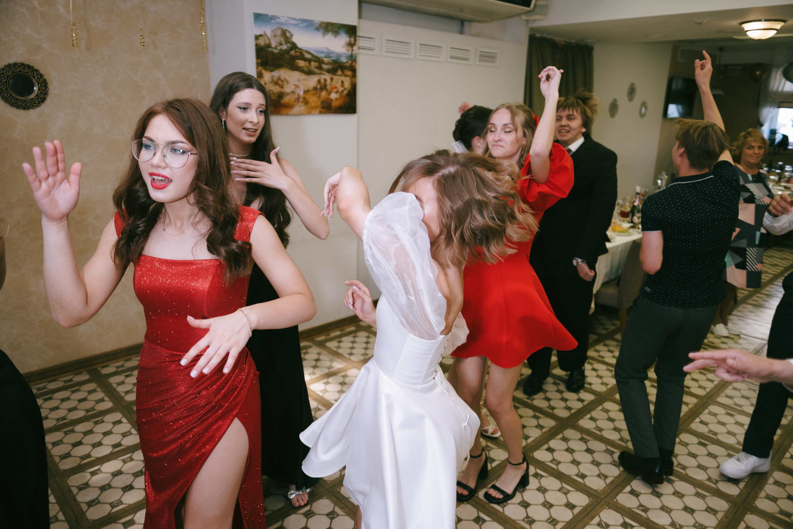 Выпускной школа 33. Свадебный и репортажной фотограф Денис Ожигин в Краснодаре и Краснодарском крае