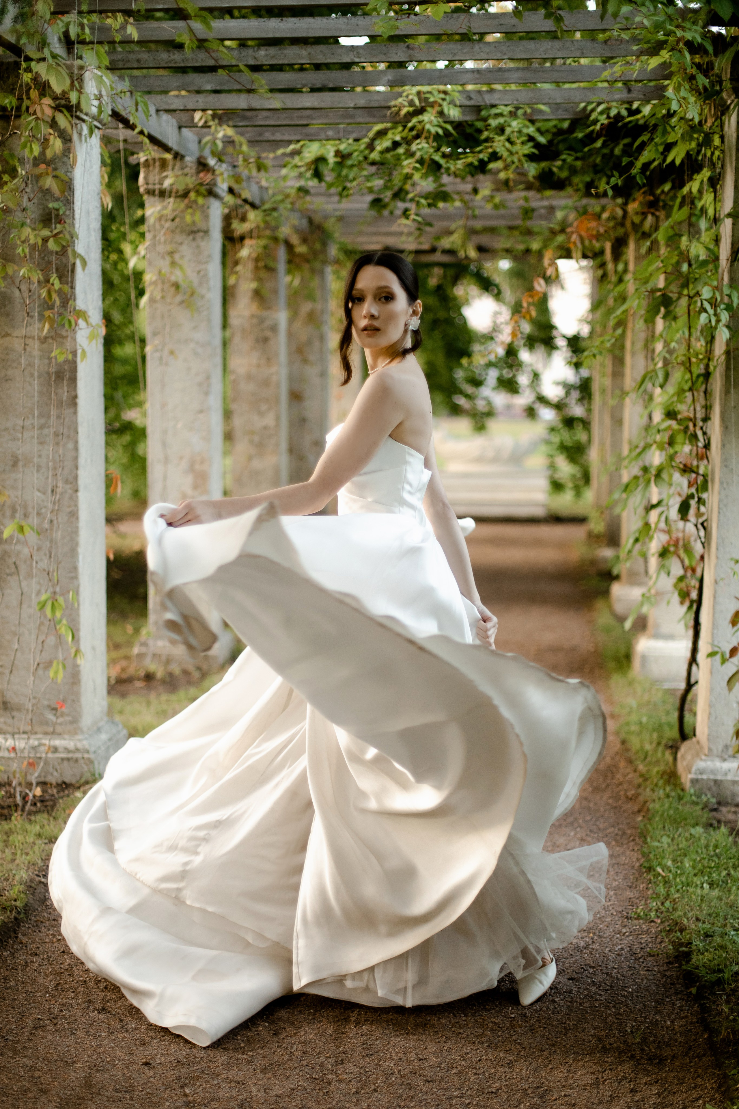 Свадебная прогулка в Ораниенбауме. Свадебный и портретный фотограф в Миассе Филиппенко Дарья