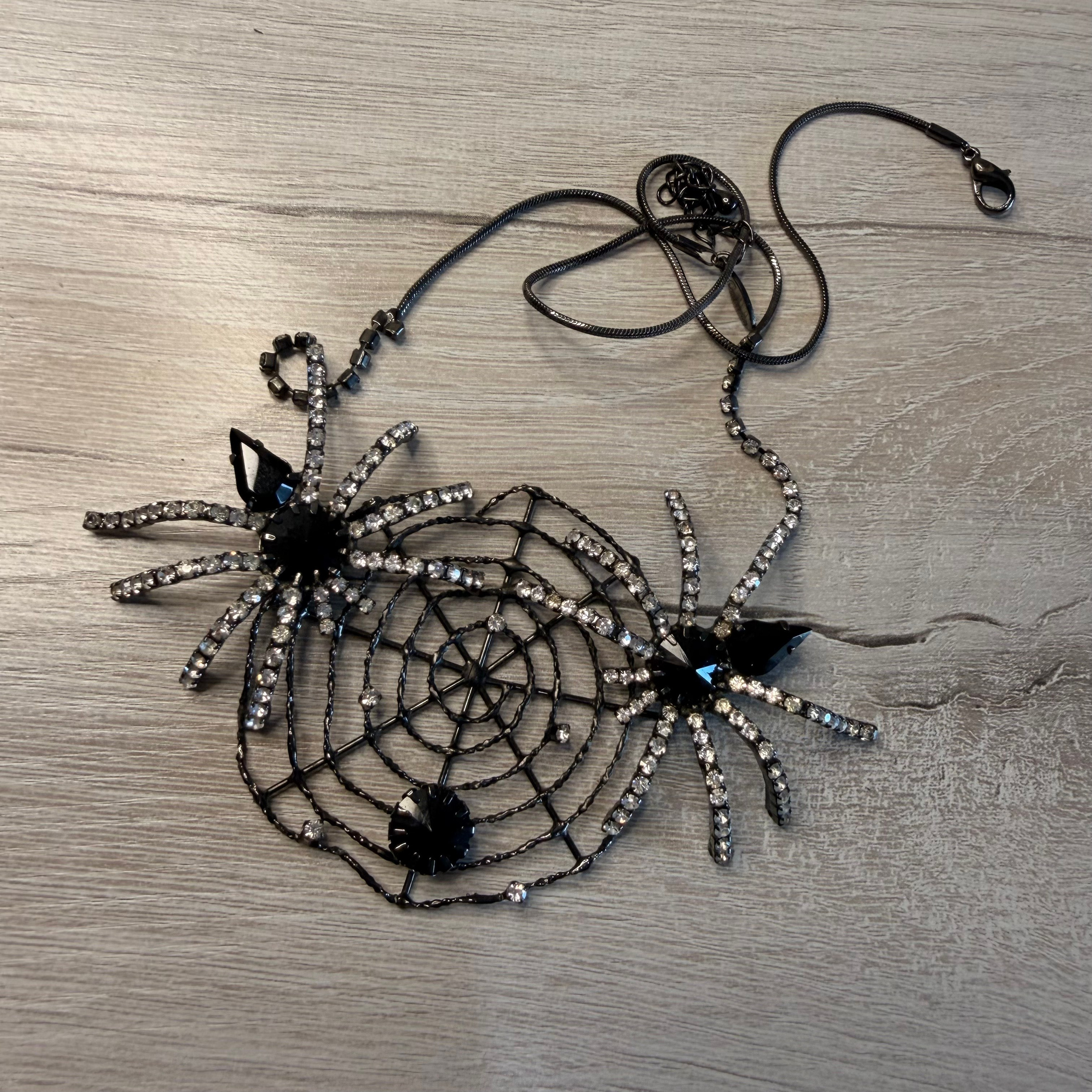 Украшения в аренду. Аренда костюмов, платьев и реквизита для фотосессий на Камчатке