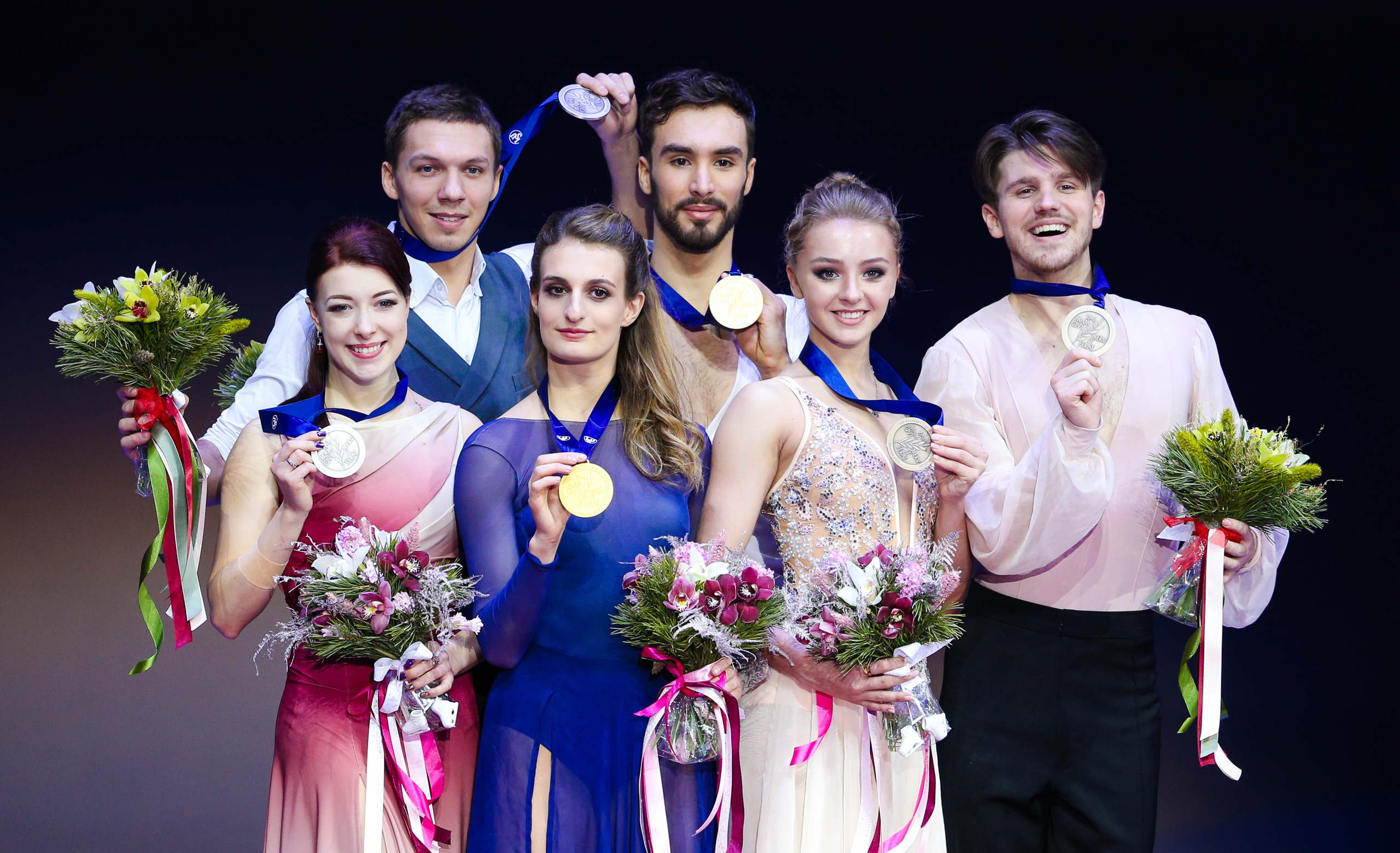 Чемпионат Европы по фигурному катанию — Загитова и Медведева — фото. Фотограф художественная гимнастика, фигурное катание, Москва и область