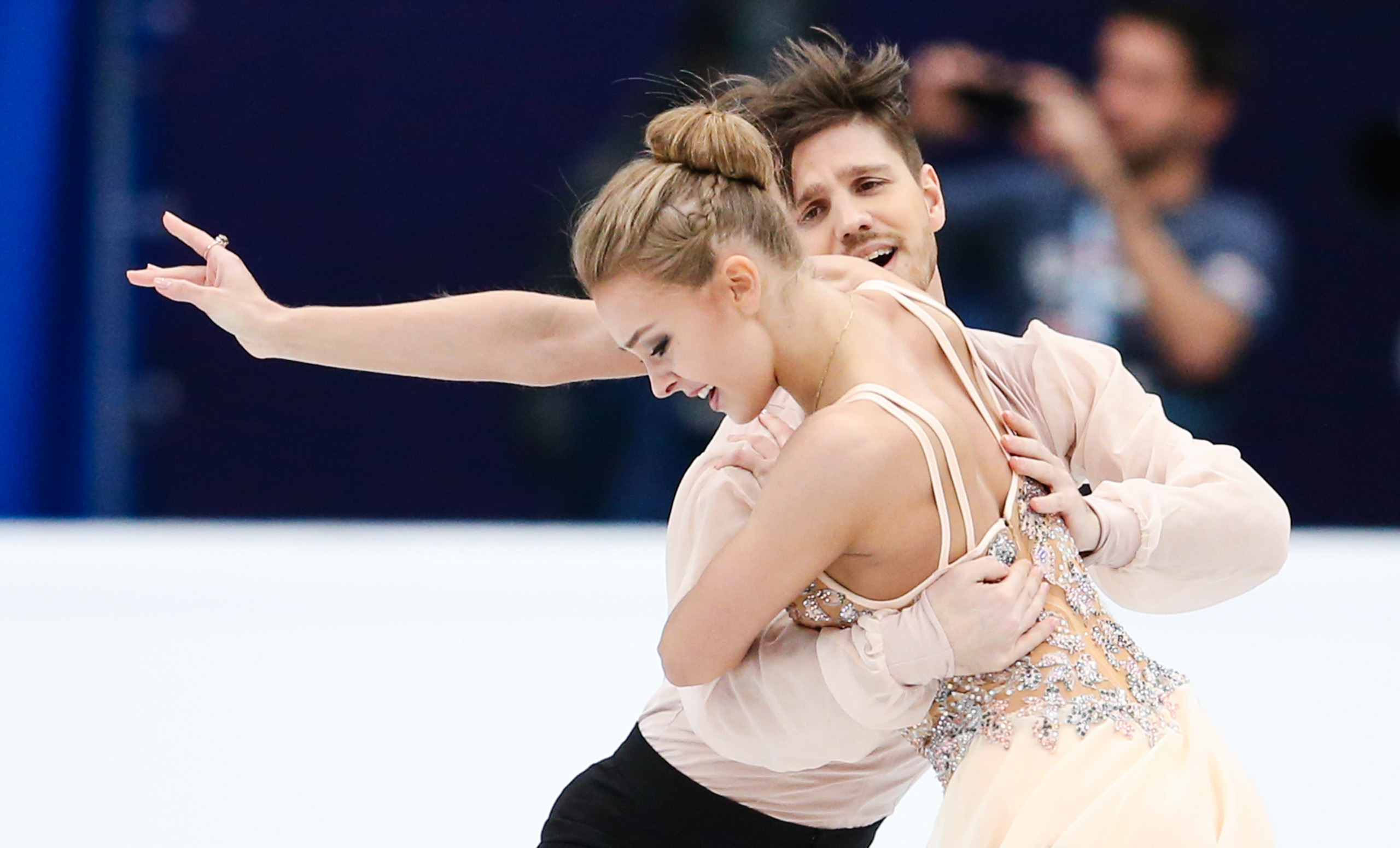 Чемпионат Европы по фигурному катанию — Загитова и Медведева — фото. Фотограф художественная гимнастика, фигурное катание, Москва и область