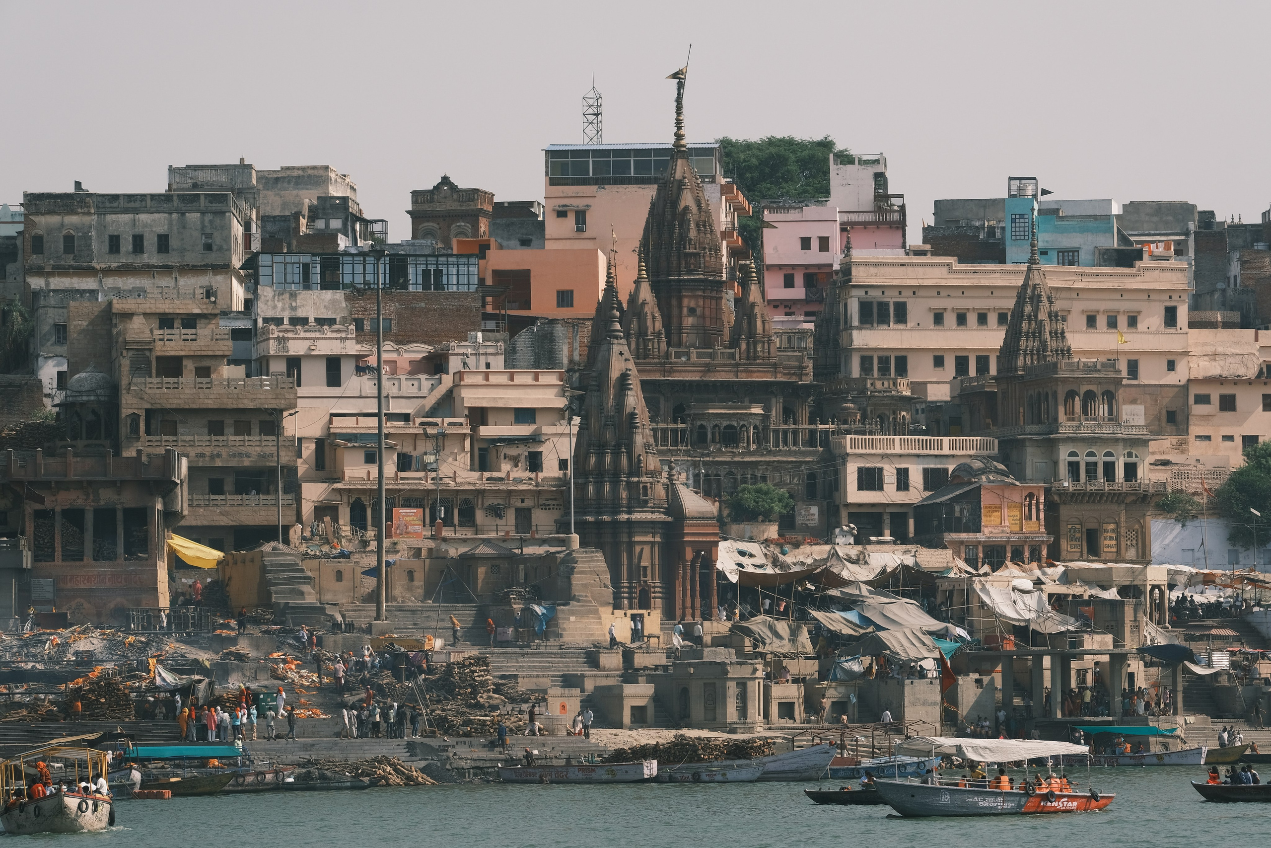 VARANASI. Https://www.instagram.com/paparrazzio