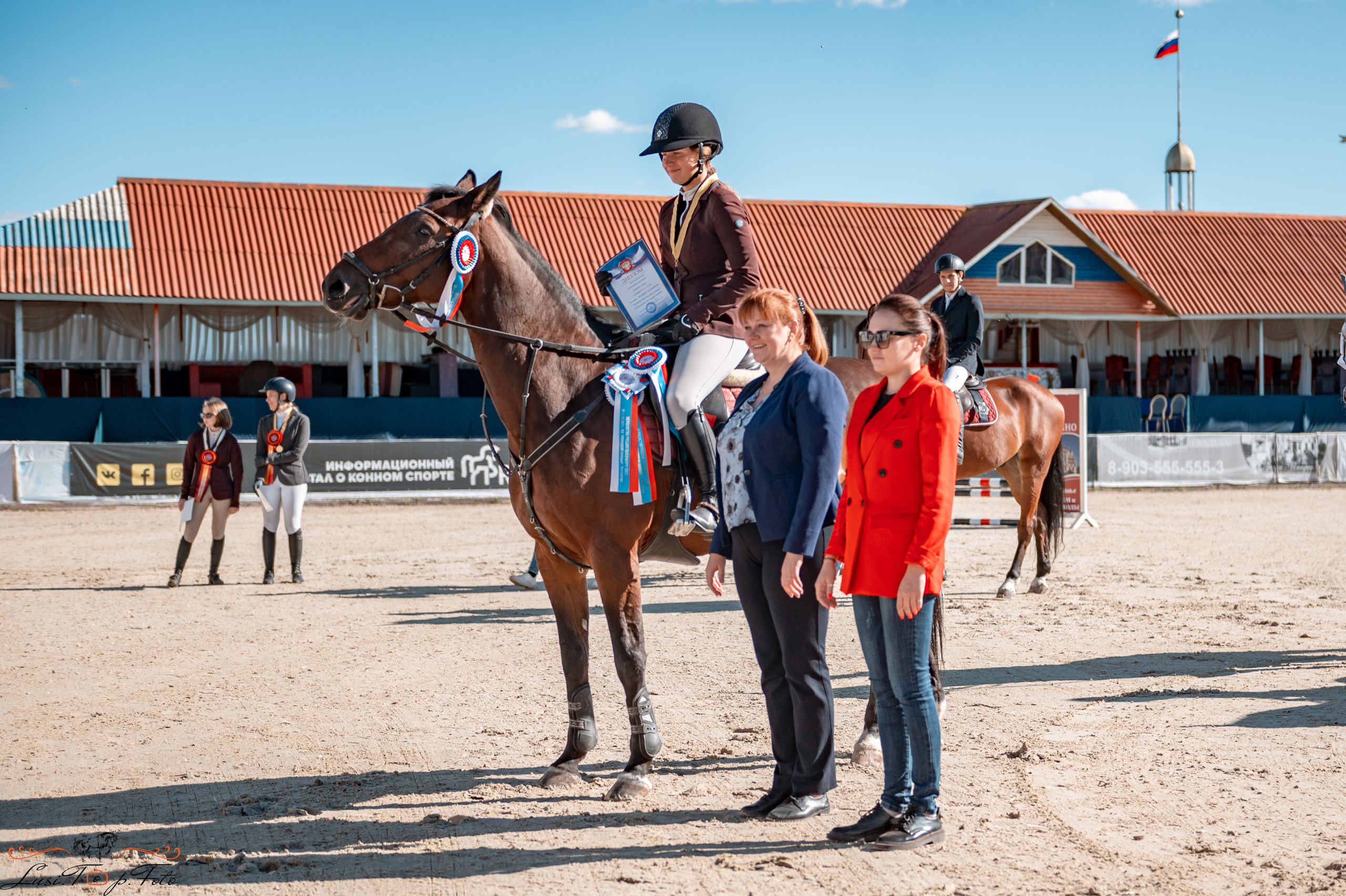 Конкур в Конаковских Конюшнях. Конный и фотограф с животными в Твери Топталова Люся