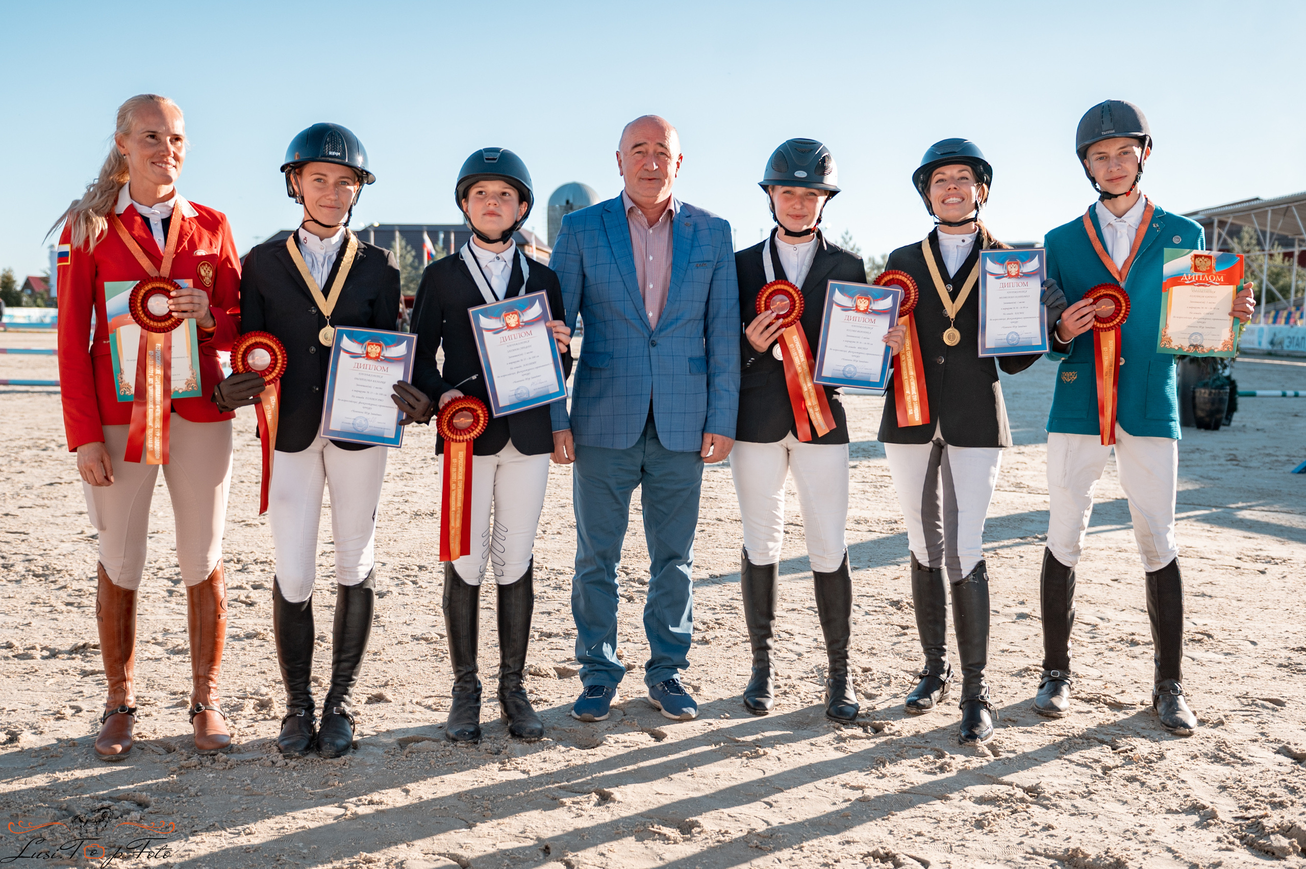 Конкур в Конаковских Конюшнях. Конный и фотограф с животными в Твери Топталова Люся