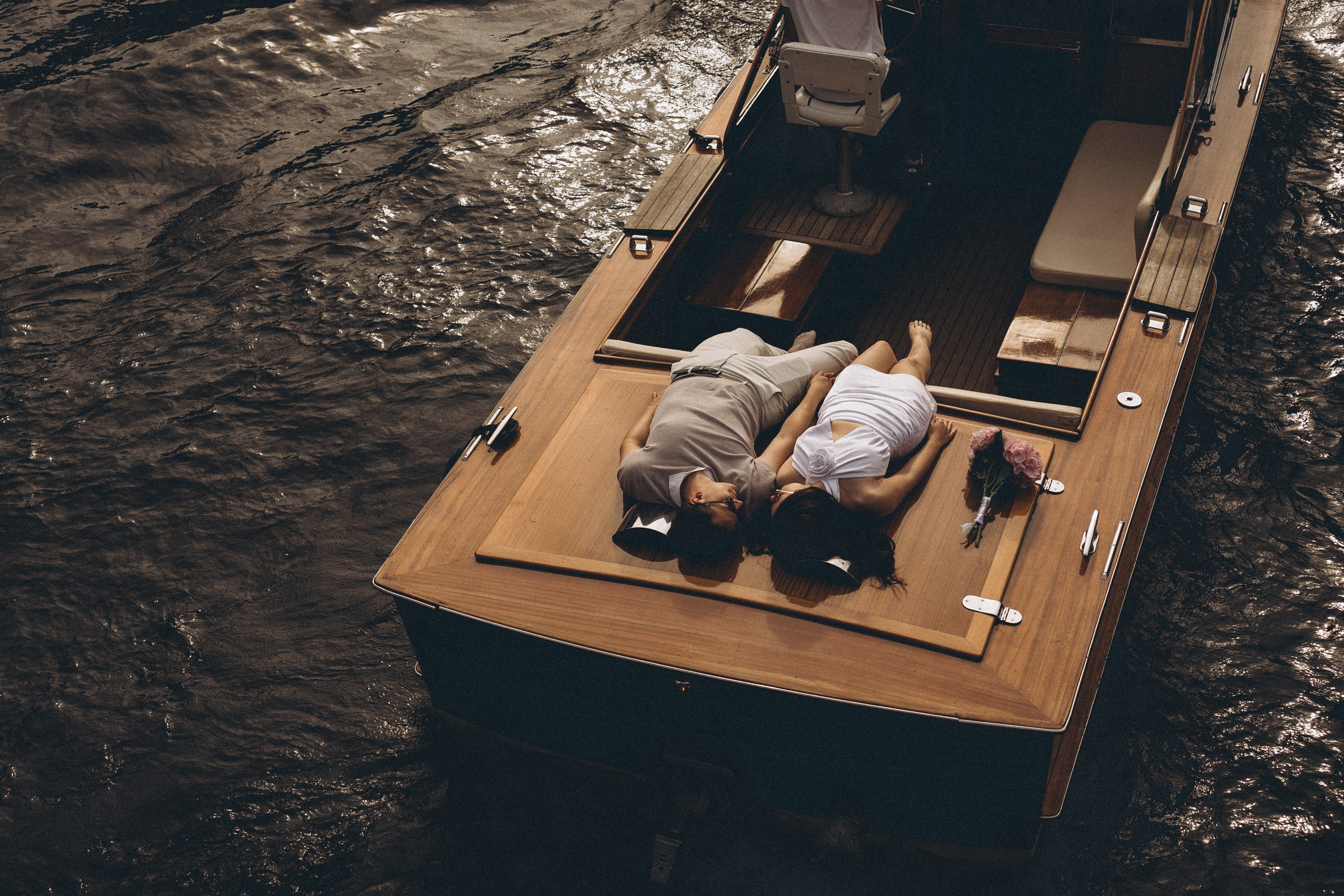 СВАДЕНБНАЯ СЬЕМКА НА КАТЕРЕ ПО КАНАЛАМ САНКТ-ПЕТЕРБУРГА И В АКВАТОРИИ НЕВЫ. Профессиональный фотограф, Санкт-Петербург — Виктория Богомолова