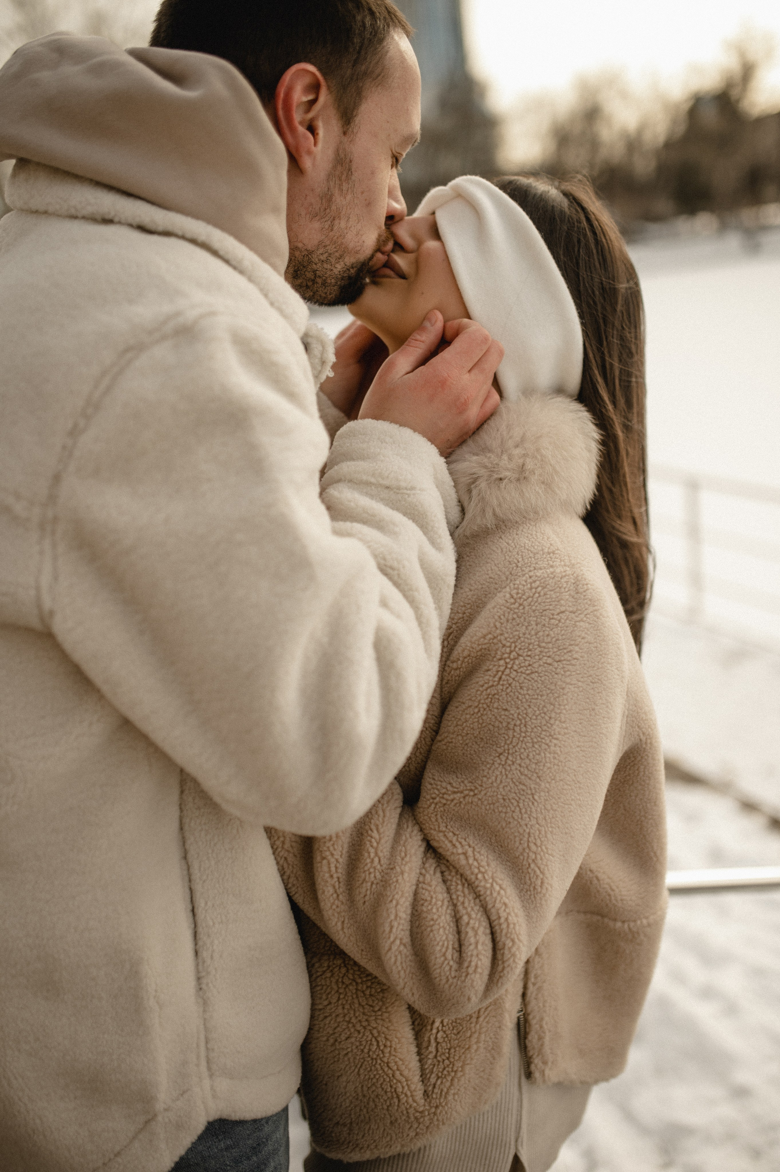 Лавстори стрит фотосессия в зимней Москве. Семейная фотосессия Бутово Москва фотограф Алина Морщагина