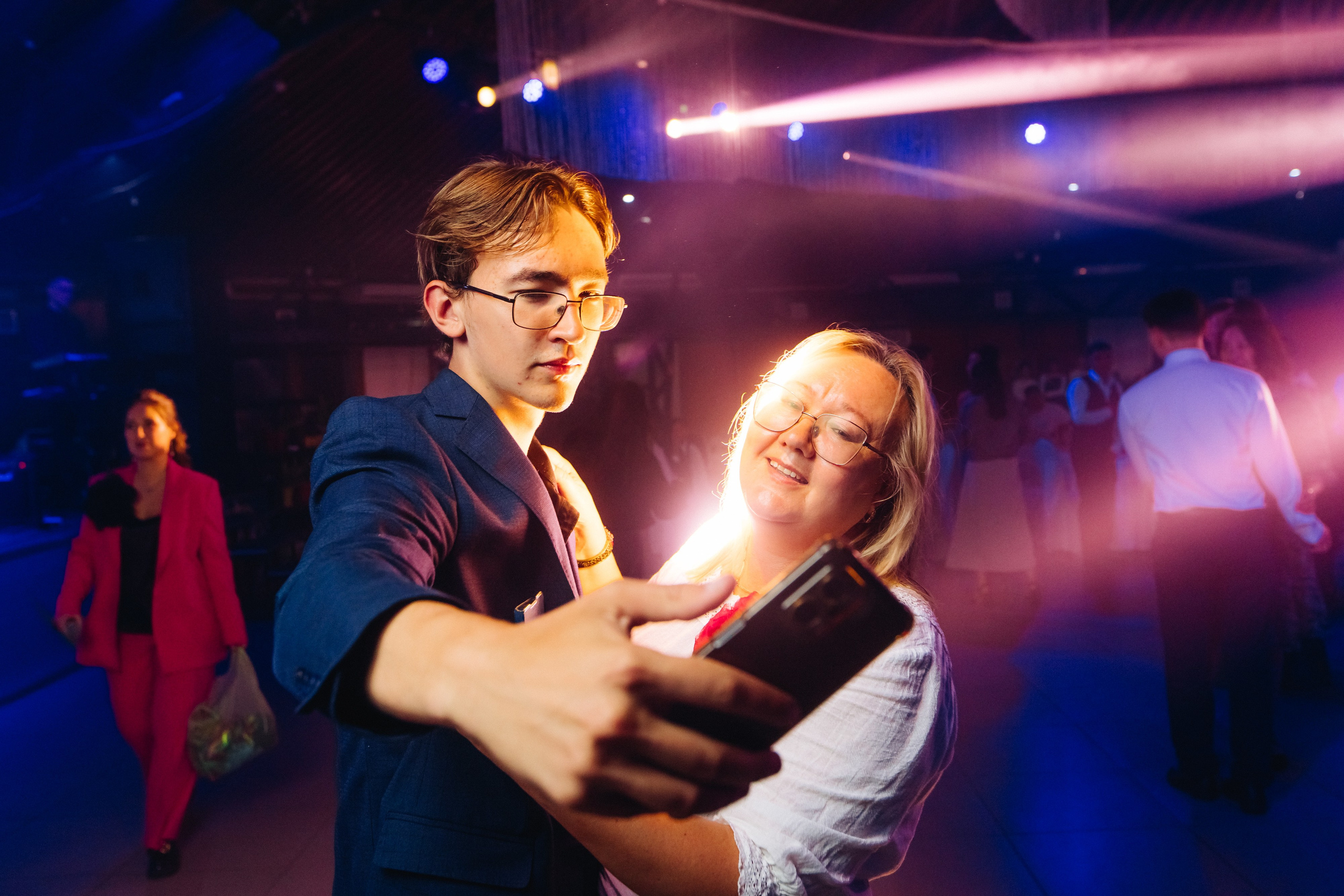 Выпускной вечер. 49 школа. Баран на корове. Свадебный и семейный фотограф в Улан-Удэ